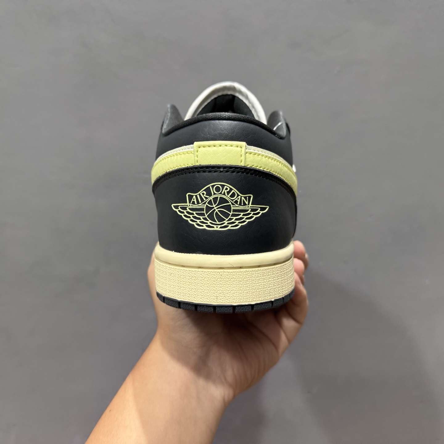 220 综合版 Jordan Air Jordan 1 85 Fall League黑白 HQ3009-003-Chinese UA Cheap High Quatity Brand Clothes Bags handbags Sneakers wholesale wholesaler seller from China Factory suppliers Fashion Clothing Shoes best Quality Beautiful Price 220 综合版 Jordan Air Jordan 1 85 Fall League黑白 HQ3009-003