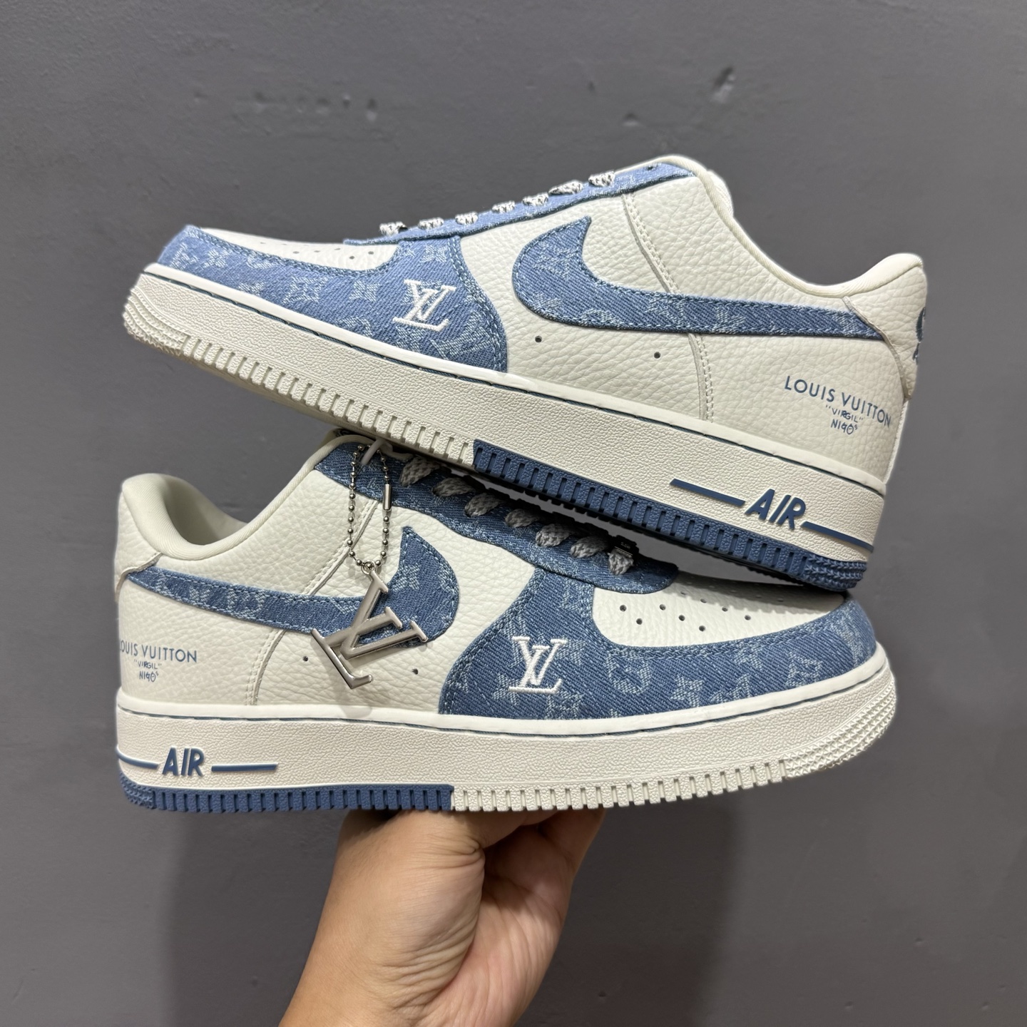 250 独家实拍Nike Air Force 1‘07 Low LV联名 淡蓝牛仔 空军一号低帮休闲板鞋 SC0601-555-Chinese UA Cheap High Quatity Brand Clothes Bags handbags Sneakers wholesale wholesaler seller from China Factory suppliers Fashion Clothing Shoes best Quality Beautiful Price 250 独家实拍Nike Air Force 1‘07 Low LV联名 淡蓝牛仔 空军一号低帮休闲板鞋 SC0601-555