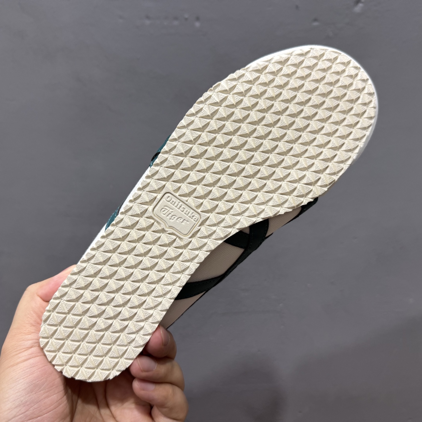 ¥140 OnitsukaTiger/鬼塚虎 Mexico 66 低邦休闲跑步鞋 1183A360-102-Chinese UA Cheap High Quatity Brand Clothes Bags handbags Sneakers wholesale wholesaler seller from China Factory suppliers Fashion Clothing Shoes best Quality Beautiful Price ¥140 OnitsukaTiger/鬼塚虎 Mexico 66 低邦休闲跑步鞋 1183A360-102