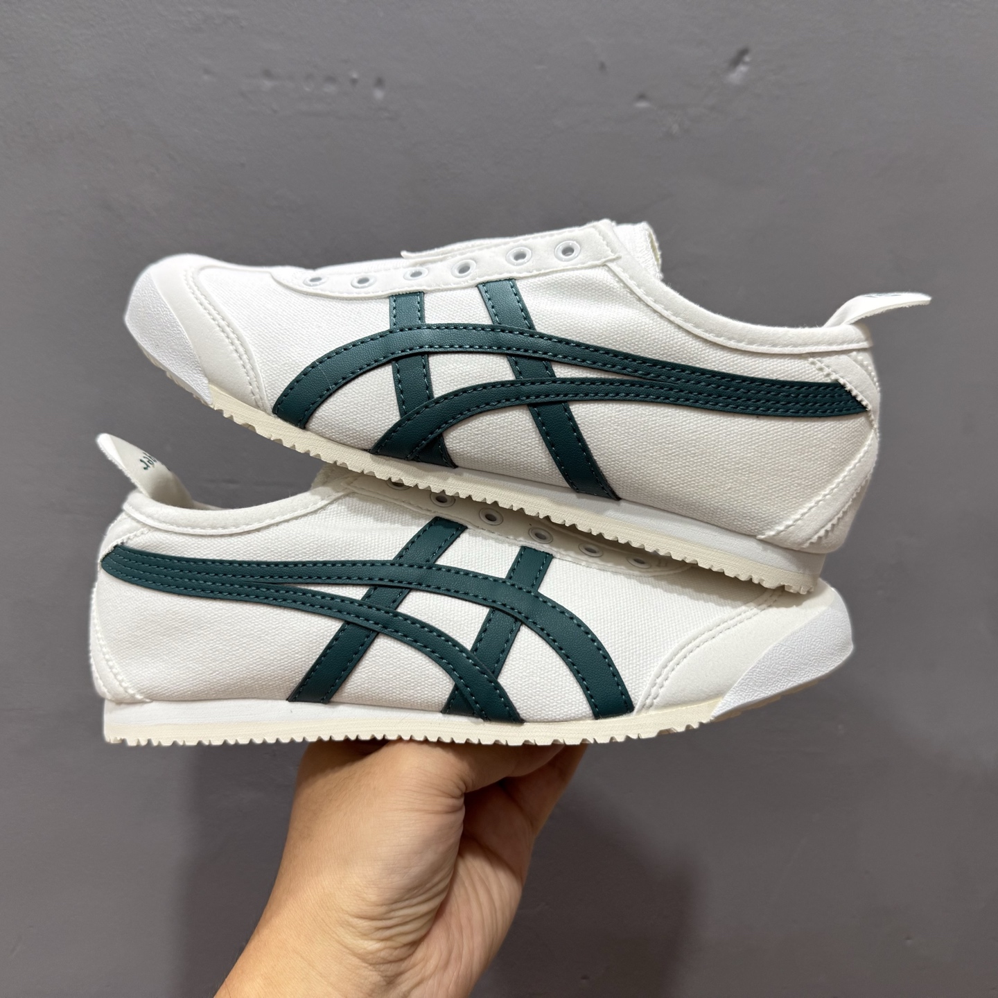 ¥140 OnitsukaTiger/鬼塚虎 Mexico 66 低邦休闲跑步鞋 1183A360-102-Chinese UA Cheap High Quatity Brand Clothes Bags handbags Sneakers wholesale wholesaler seller from China Factory suppliers Fashion Clothing Shoes best Quality Beautiful Price ¥140 OnitsukaTiger/鬼塚虎 Mexico 66 低邦休闲跑步鞋 1183A360-102