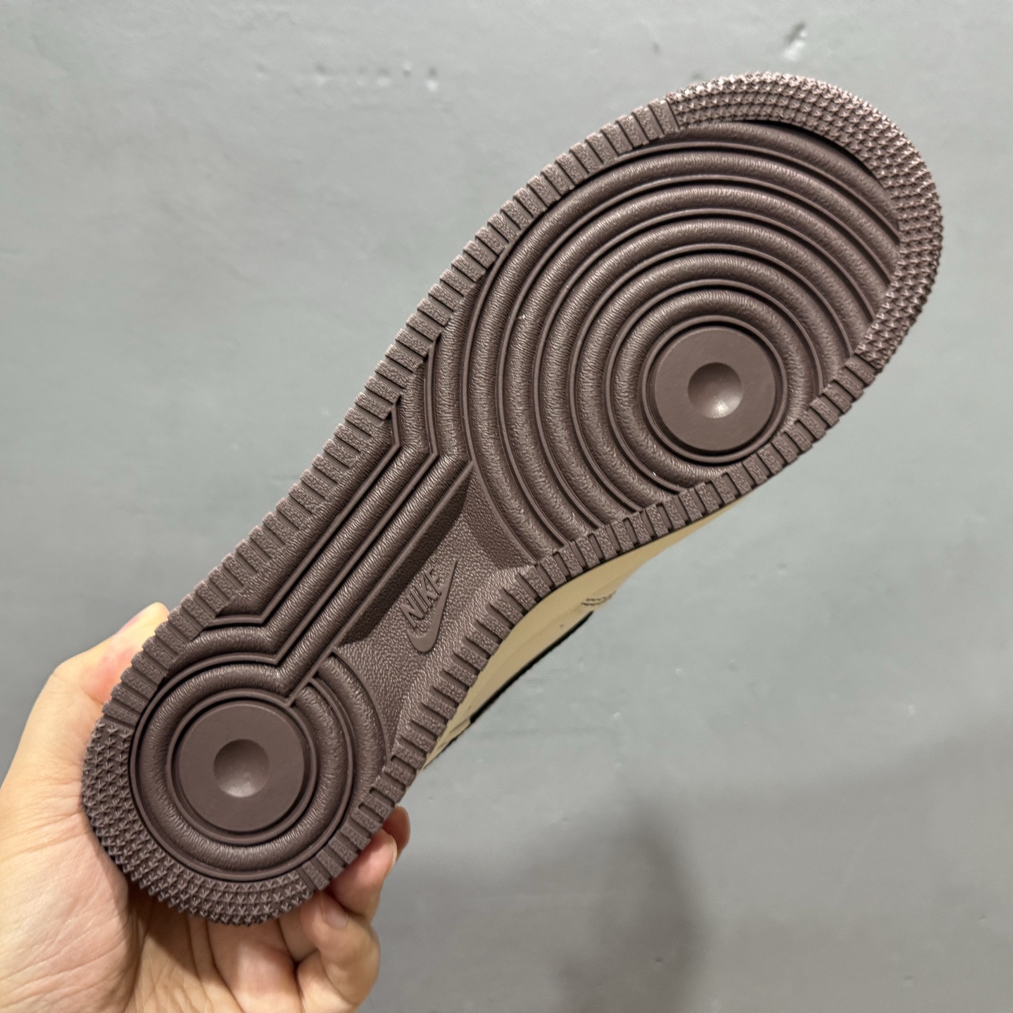 260 独家实拍Nike Air Force 1‘07 Low LV联名 巧克力勾 空军一号低帮休闲板鞋 KK1988-087-Chinese UA Cheap High Quatity Brand Clothes Bags handbags Sneakers wholesale wholesaler seller from China Factory suppliers Fashion Clothing Shoes best Quality Beautiful Price 260 独家实拍Nike Air Force 1‘07 Low LV联名 巧克力勾 空军一号低帮休闲板鞋 KK1988-087