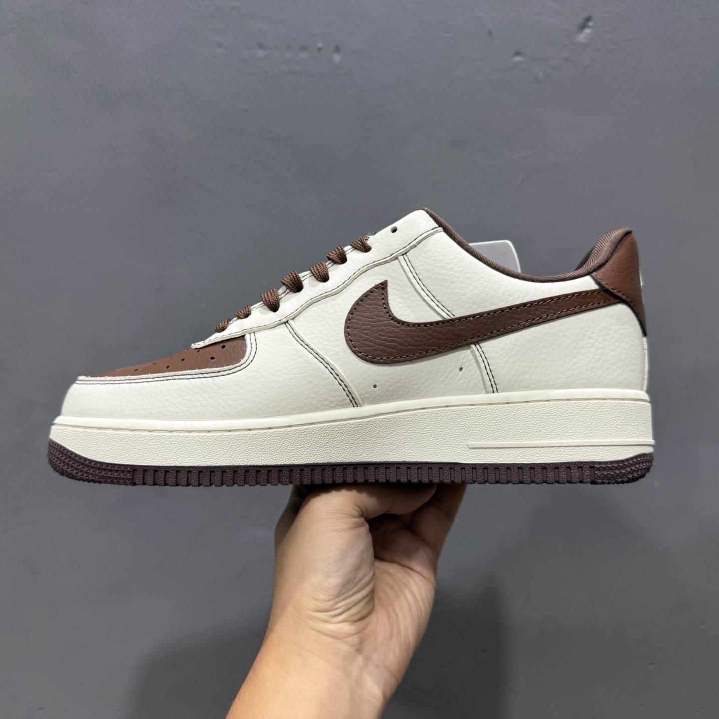 260 独家实拍Nike Air Force 1‘07 Low LV联名 巧克力勾 空军一号低帮休闲板鞋 KK1988-087-Chinese UA Cheap High Quatity Brand Clothes Bags handbags Sneakers wholesale wholesaler seller from China Factory suppliers Fashion Clothing Shoes best Quality Beautiful Price 260 独家实拍Nike Air Force 1‘07 Low LV联名 巧克力勾 空军一号低帮休闲板鞋 KK1988-087
