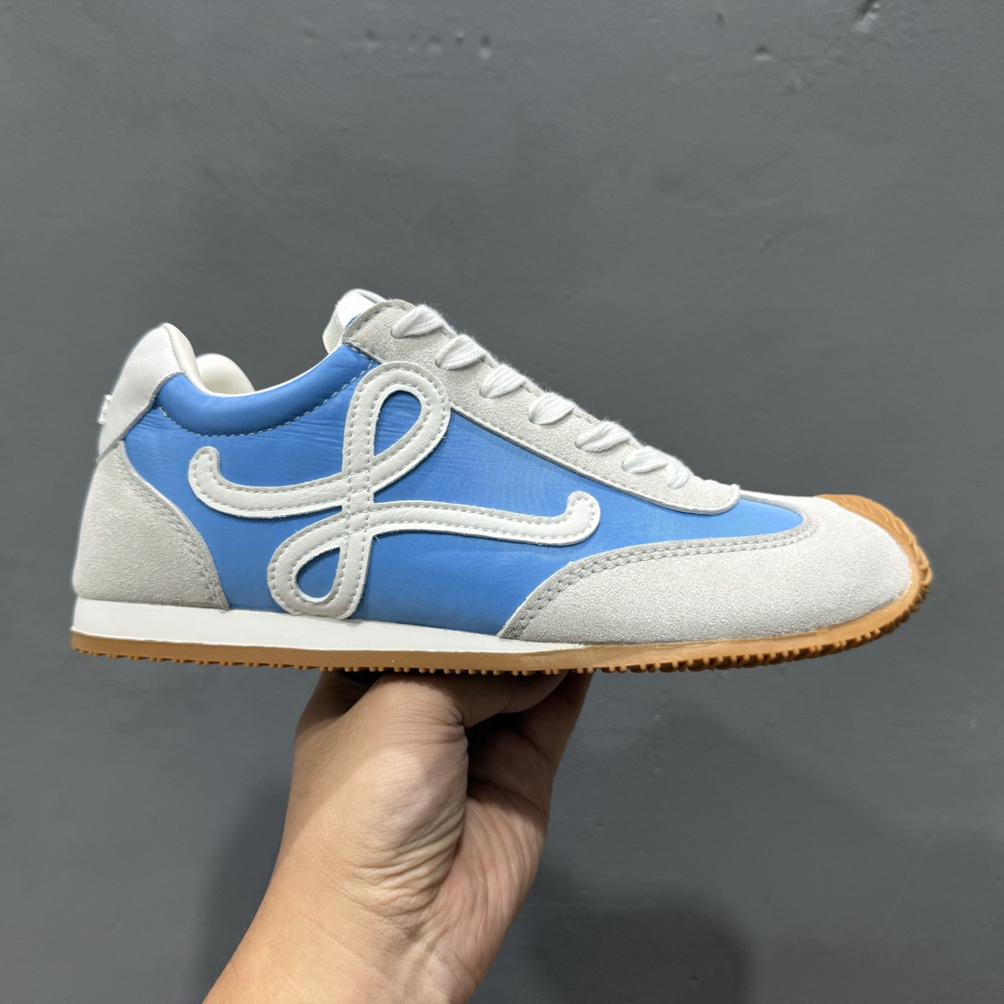 200 LOEWE FEEl. Balet Runner 2.0尼龙牛皮革圆头系带
