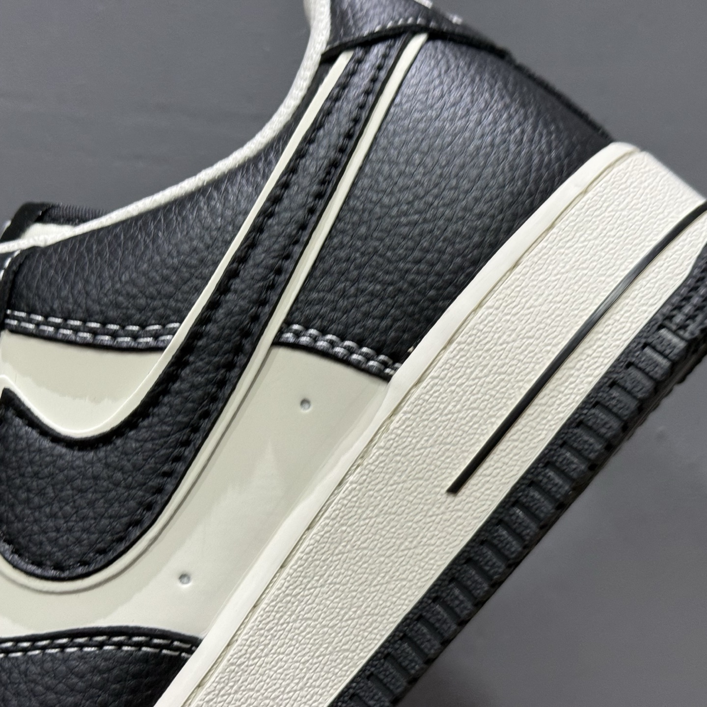 260 Nike Air Force 1 Low 07 x Louis Vuitton 黑白 HJ3318-006