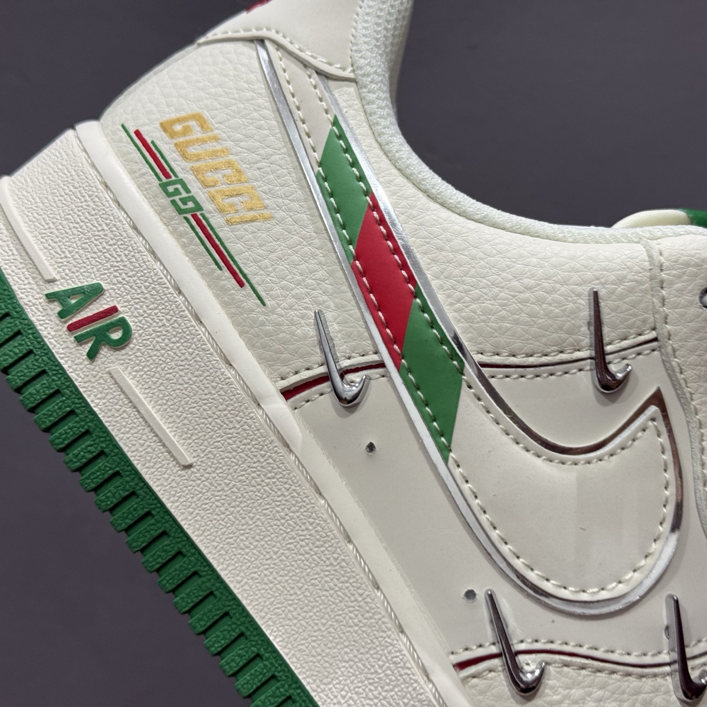 ￥260 Nike Air Force 1'07 Low 古驰联名 彩绿四勾 空军一号低帮休闲板鞋 XS2869-002