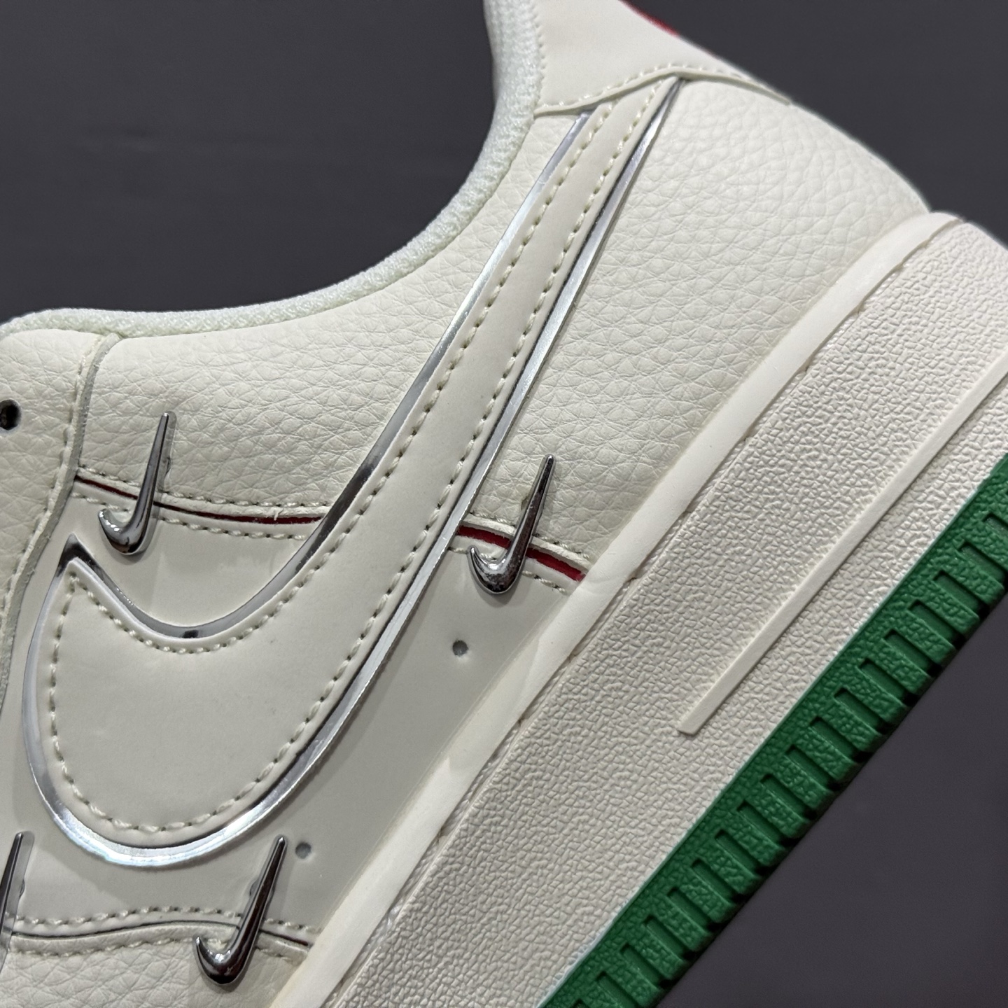 ￥260 Nike Air Force 1'07 Low 古驰联名 彩绿四勾 空军一号低帮休闲板鞋 XS2869-002