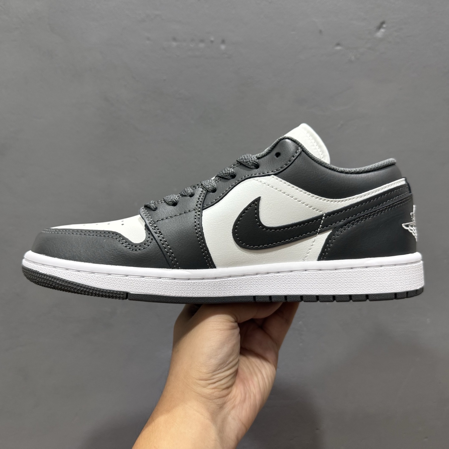 240 Jordan Air Jordan 1 Low 灰白 553558-044