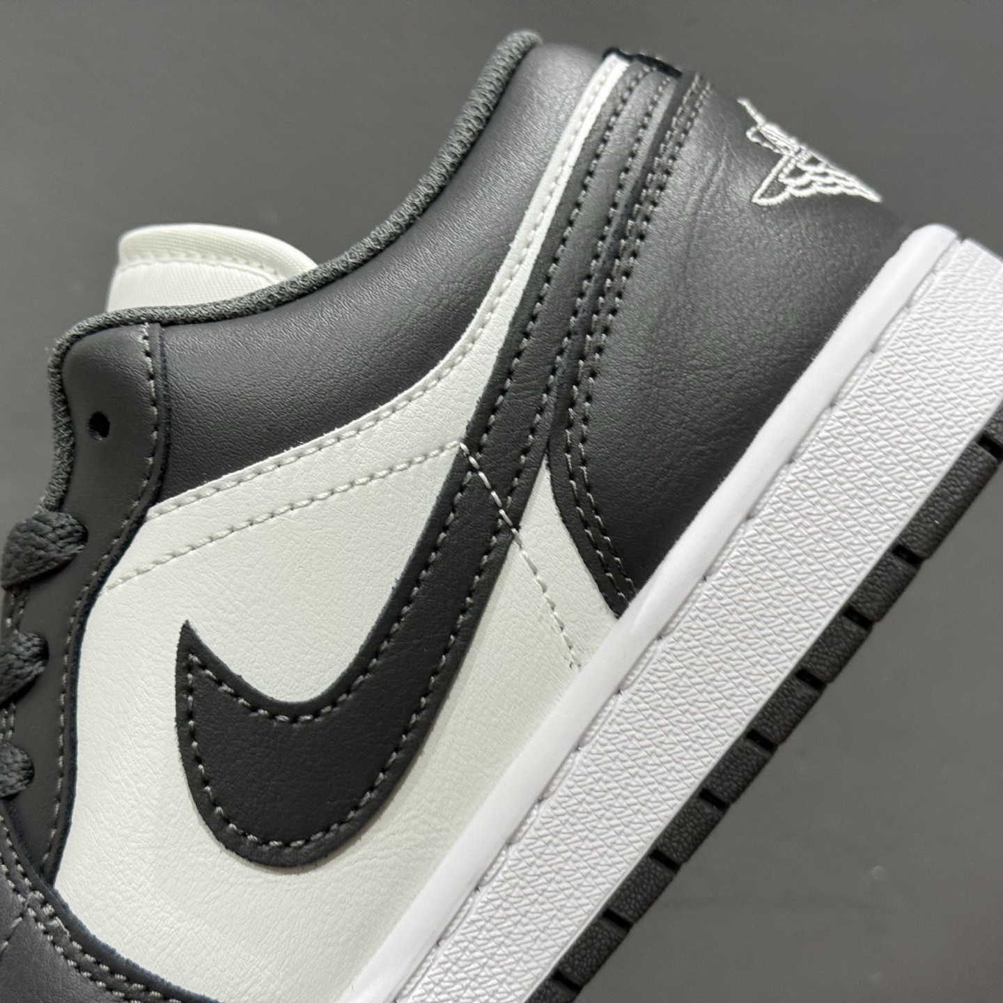 240 Jordan Air Jordan 1 Low 灰白 553558-044