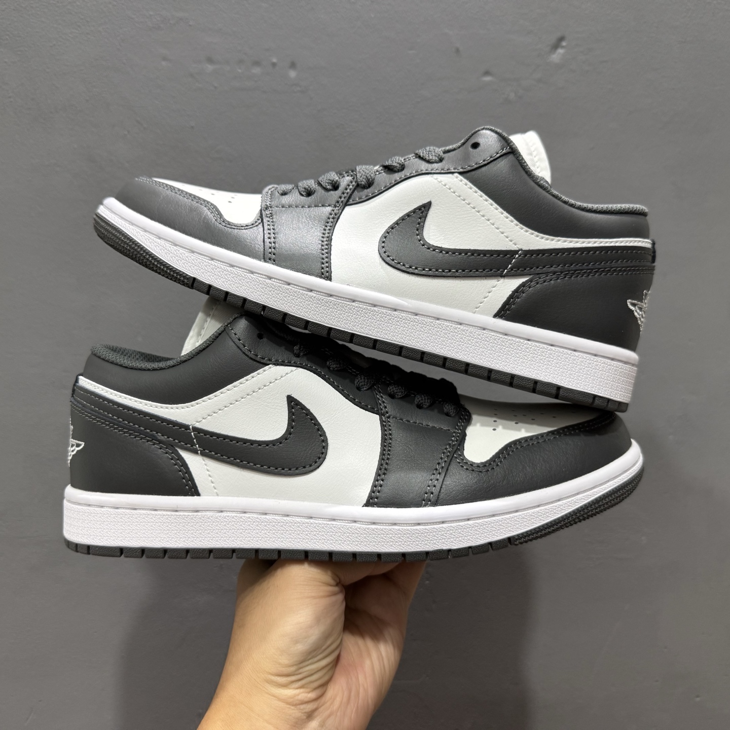 240 Jordan Air Jordan 1 Low 灰白 553558-044