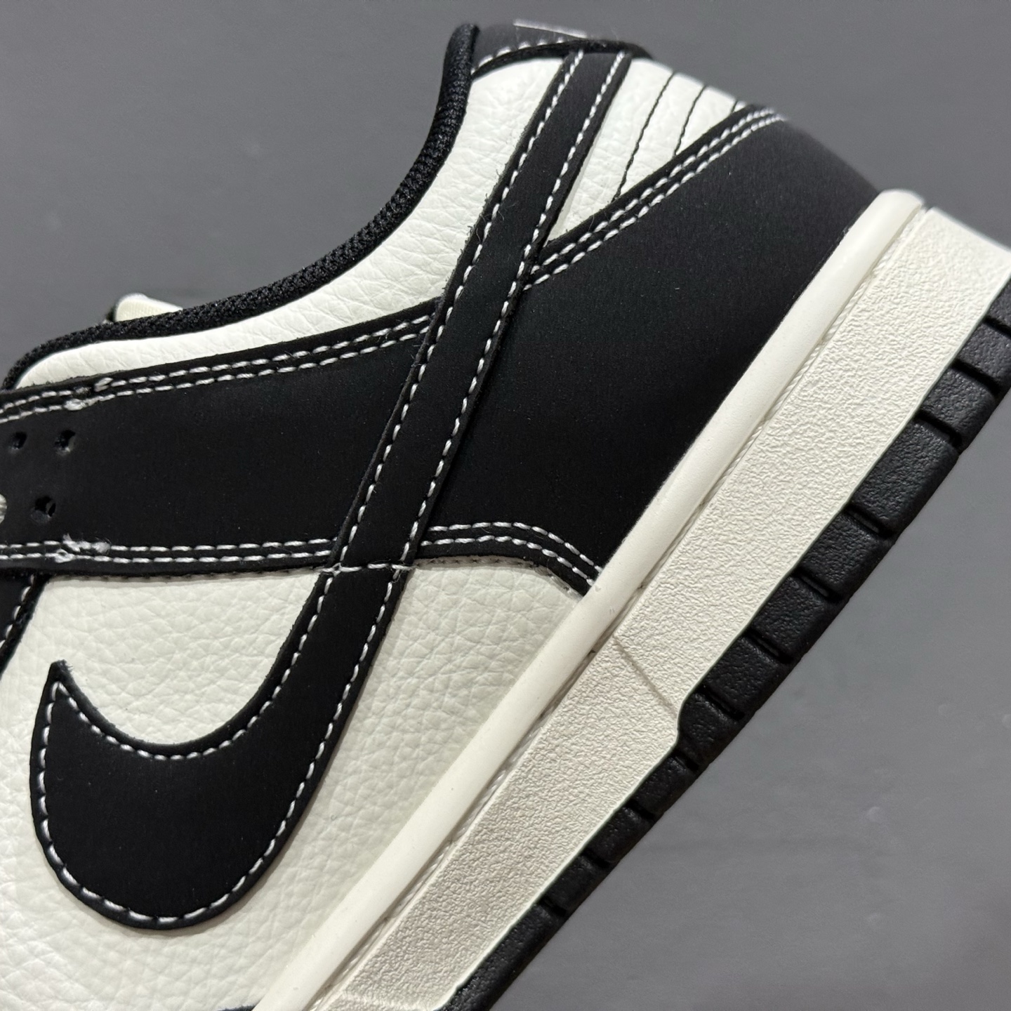 Nike Dunk Low 黑发 CS1688-112