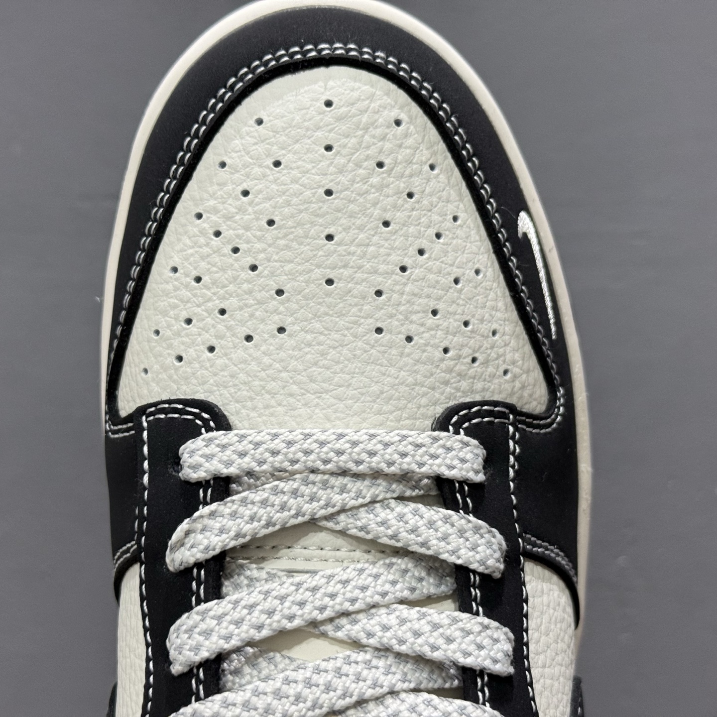 Nike Dunk Low 黑发 CS1688-112