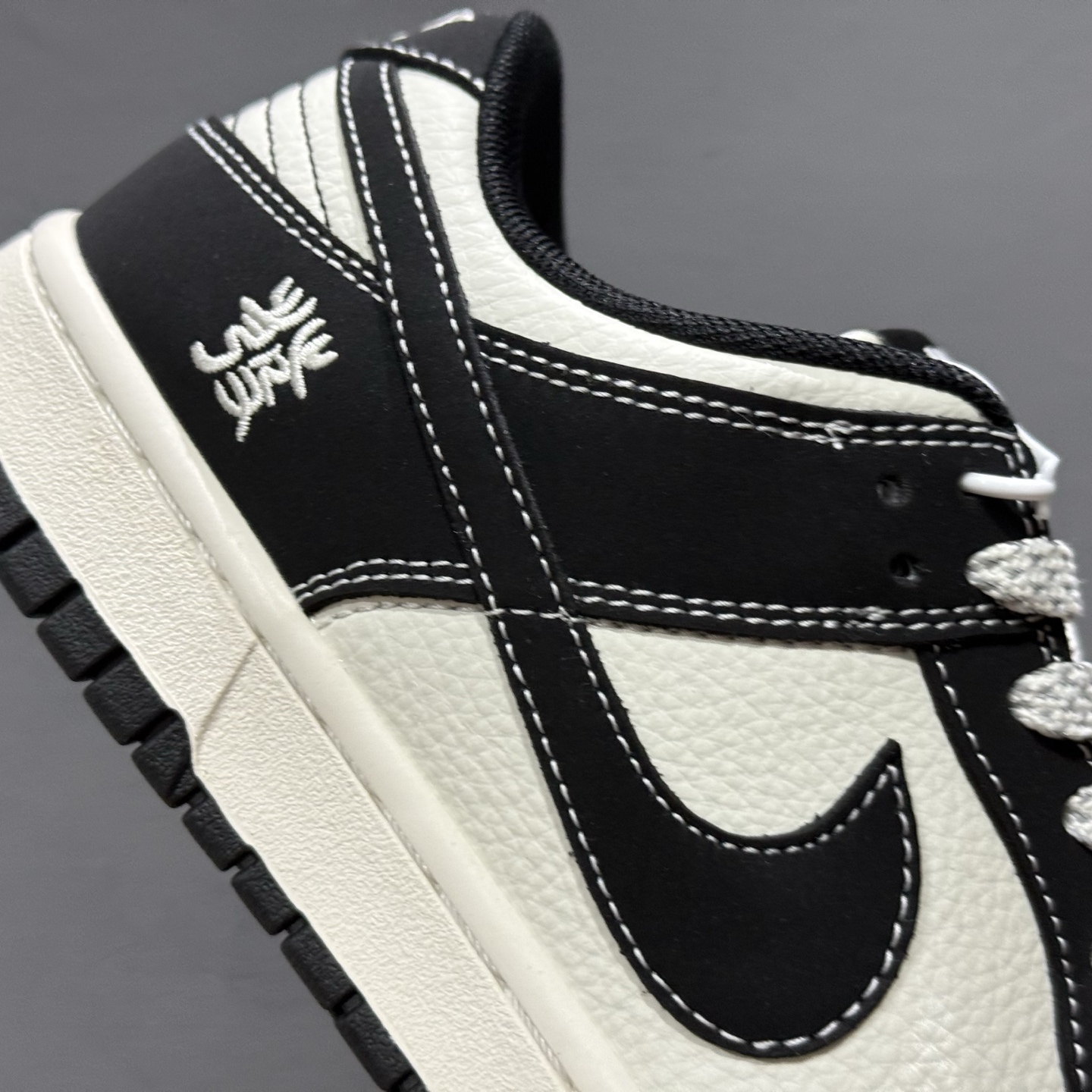 Nike Dunk Low 黑发 CS1688-112