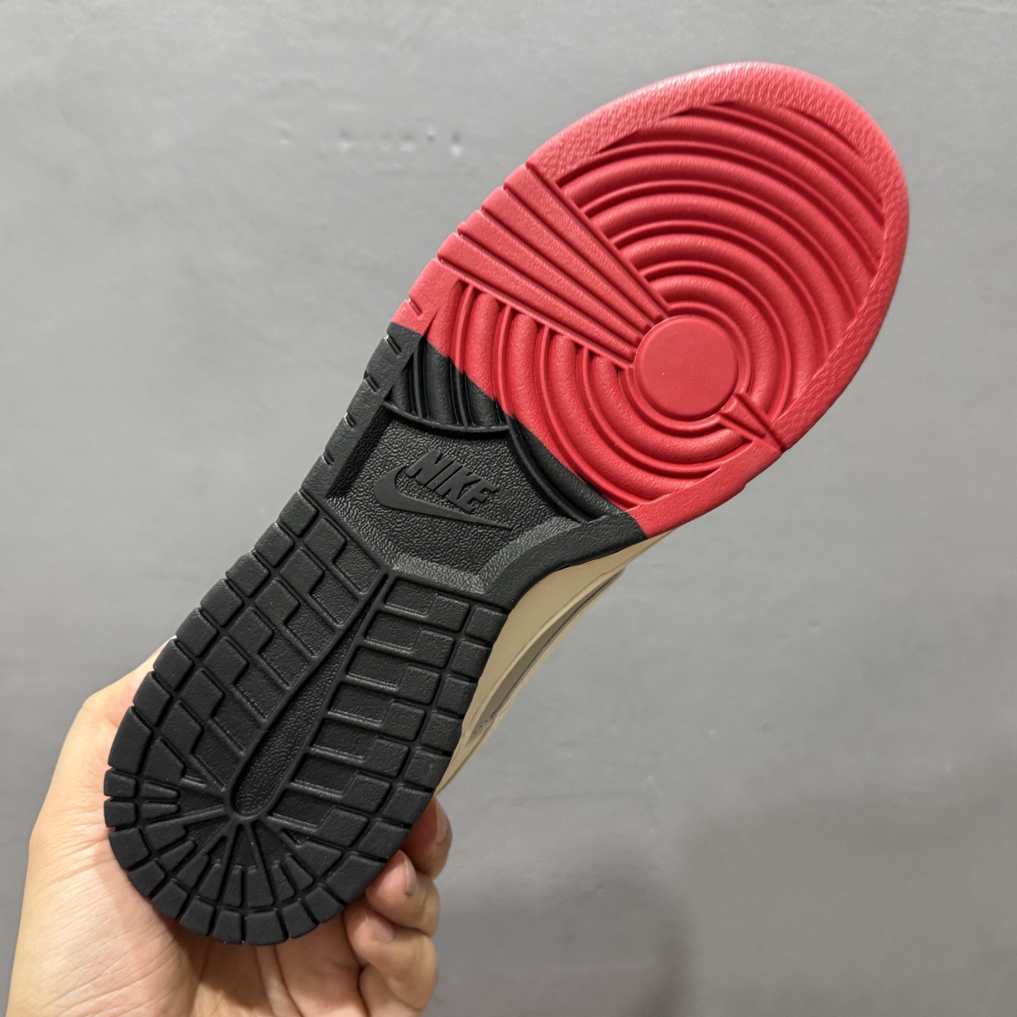 280 Supreme x Nike Dunk Low 双拼米灰三勾 QW5836-010