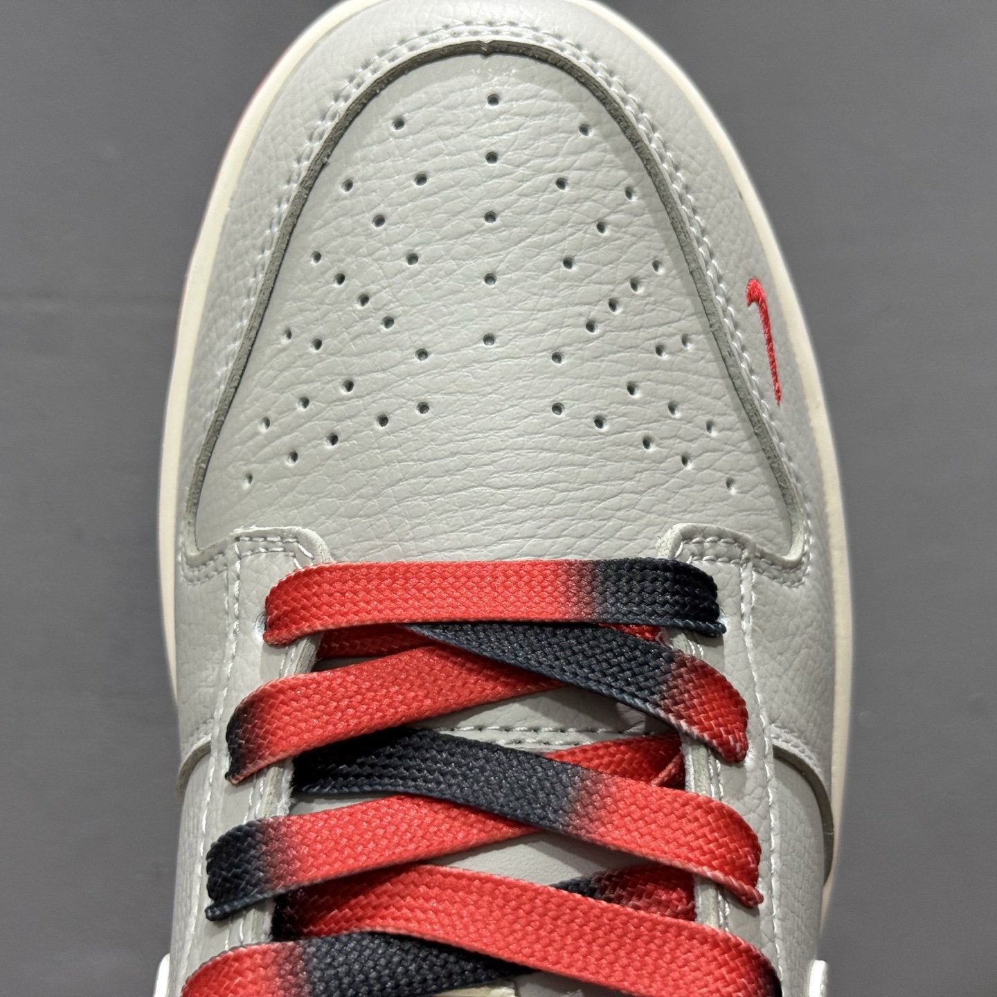 280 Supreme x Nike Dunk Low 双拼米灰三勾 QW5836-010