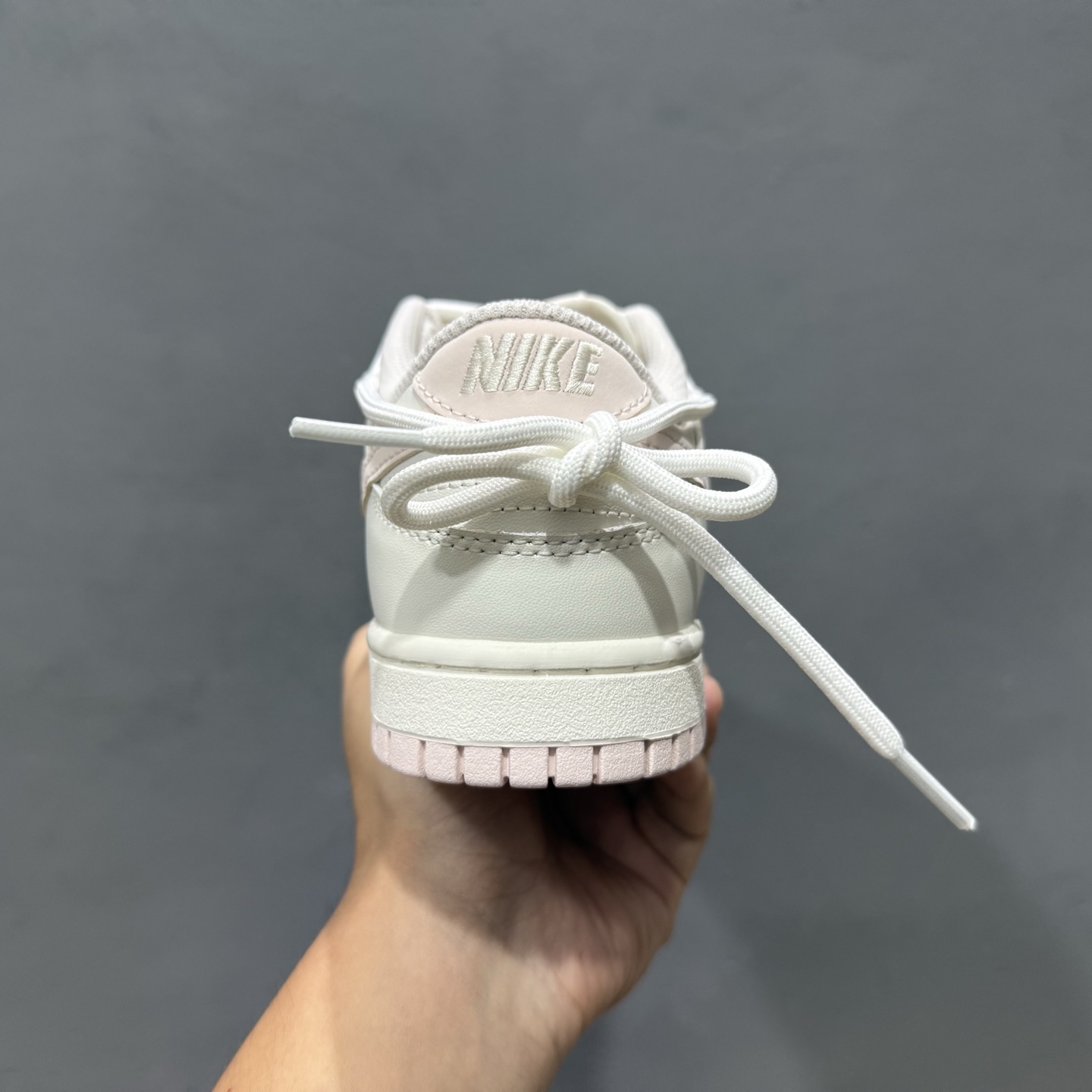 280 Nike Dunk LOW 杏酪凝脂 白粉 鞋身纯净奶油白皮革如初雪覆面 WP0510-069