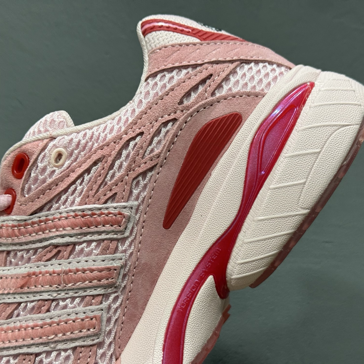 260 Unheardof x adidas originals Adistar Cushion 3 “Captain Piggy” 粉红色 JS2974