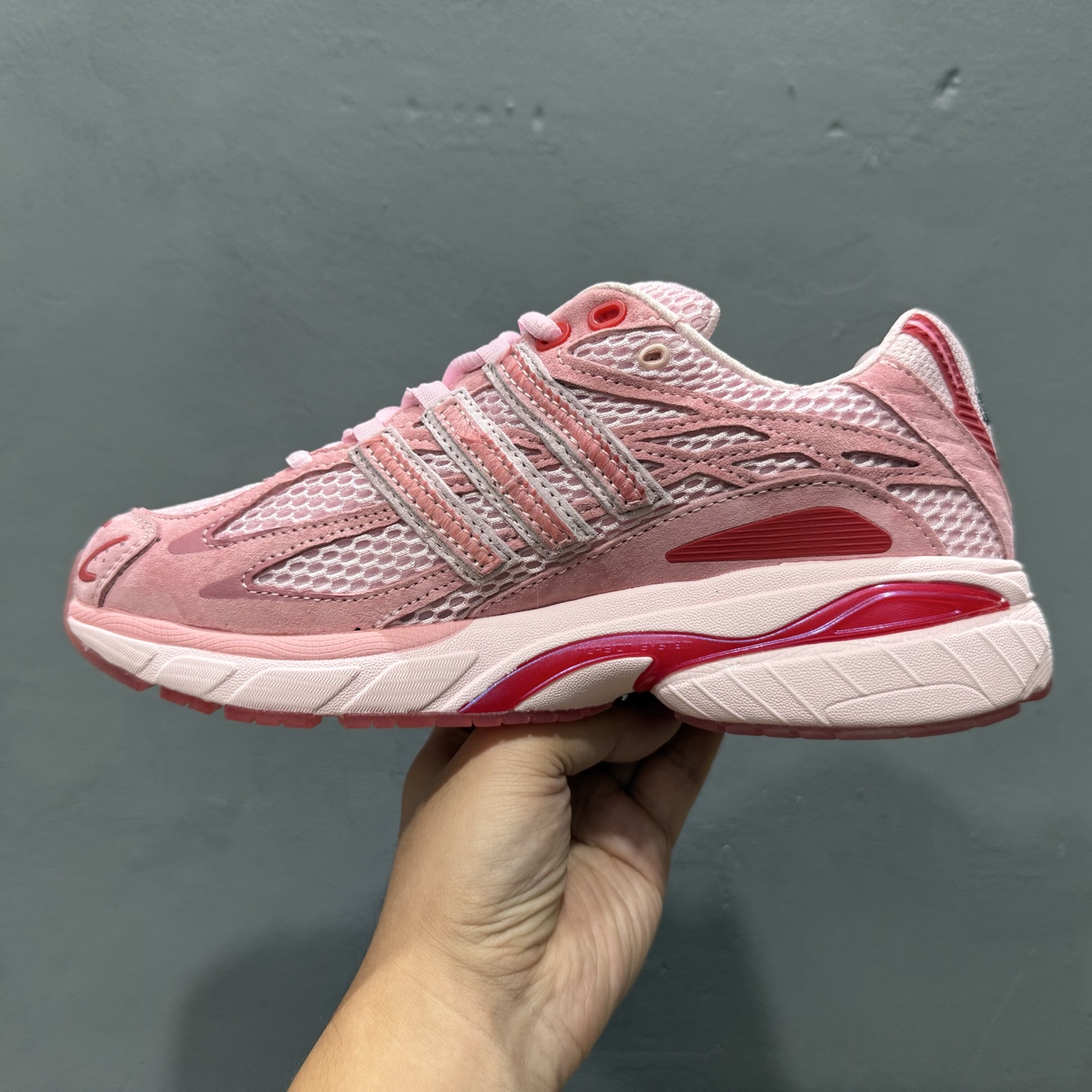 260 Unheardof x adidas originals Adistar Cushion 3 “Captain Piggy” 粉红色 JS2974