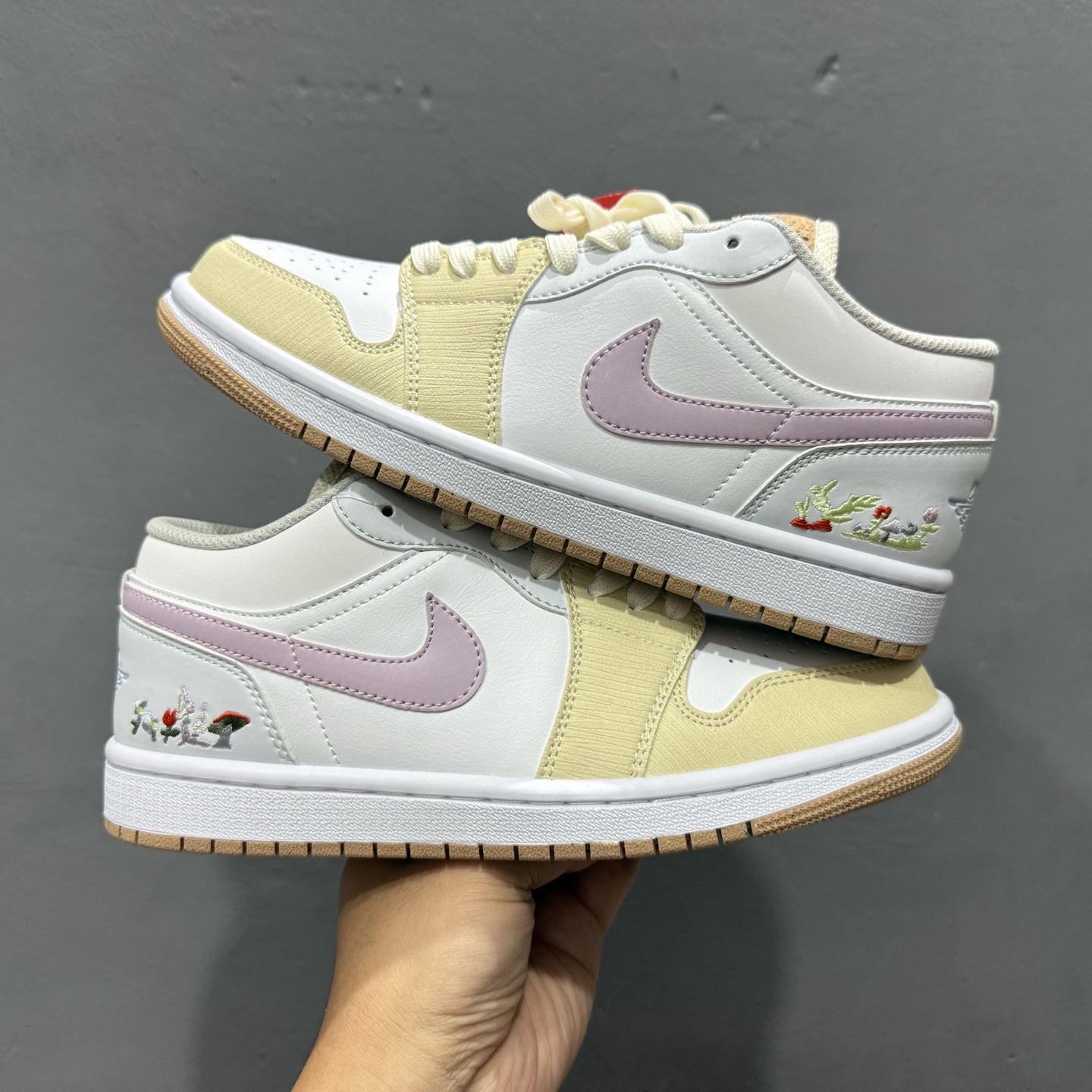 220 Air Jordan 1 Low 白黄紫刺绣 AJ1乔1低帮休闲板鞋 IB8861-151