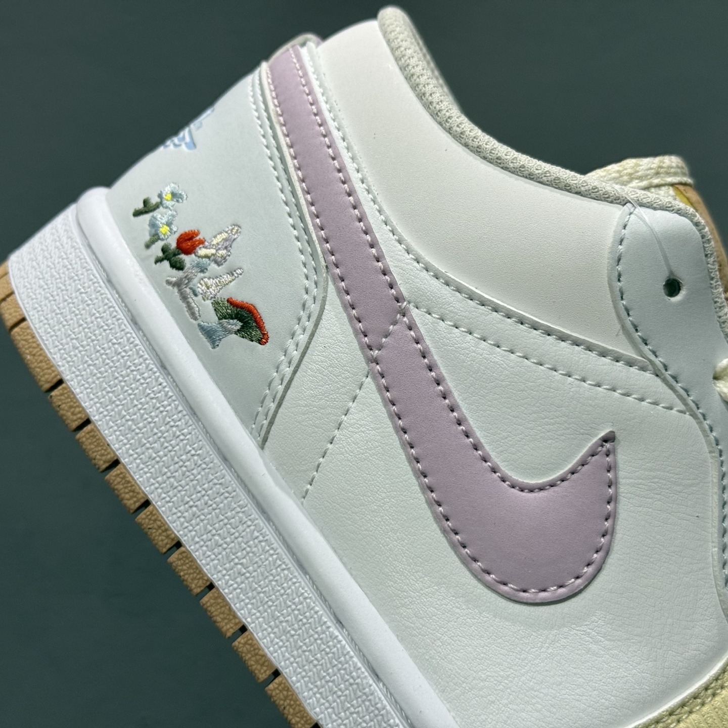 220 Air Jordan 1 Low 白黄紫刺绣 AJ1乔1低帮休闲板鞋 IB8861-151