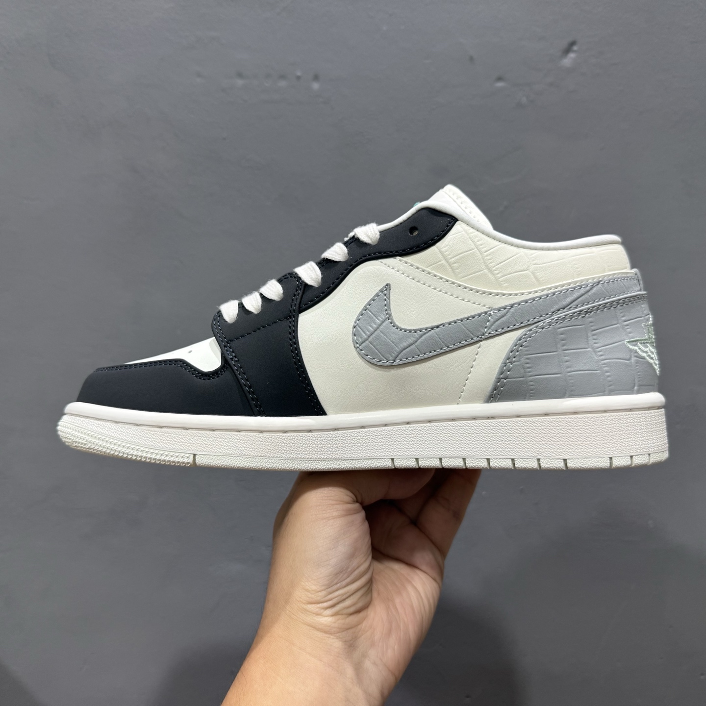 220 Air Jordan 1 Low 雾霾珍珠 AJ1乔1低帮休闲板鞋 IO2242-101