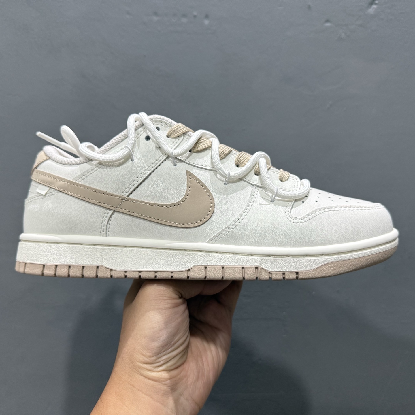 280 Nike Dunk Low 微糖奶咖 此款灵感源自清晨咖啡里那抹温柔的奶沫 WP0510-070