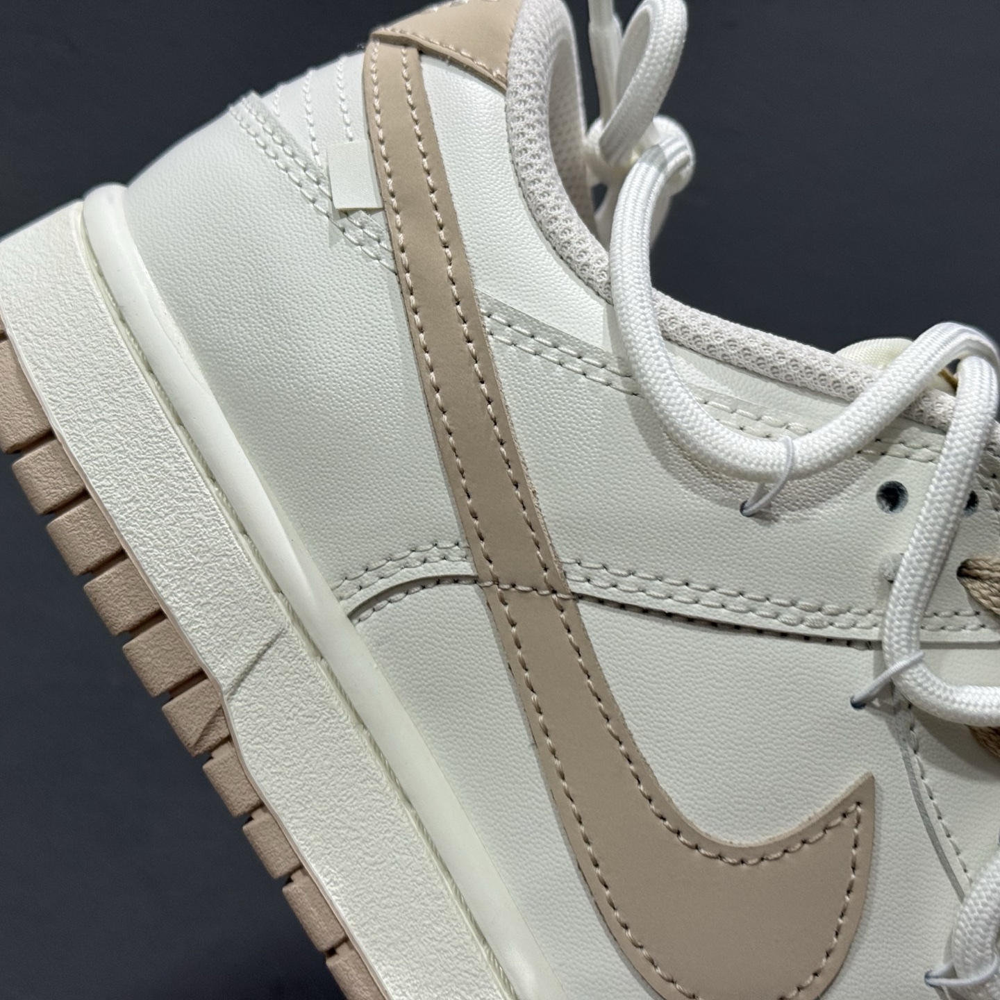280 Nike Dunk Low 微糖奶咖 此款灵感源自清晨咖啡里那抹温柔的奶沫 WP0510-070