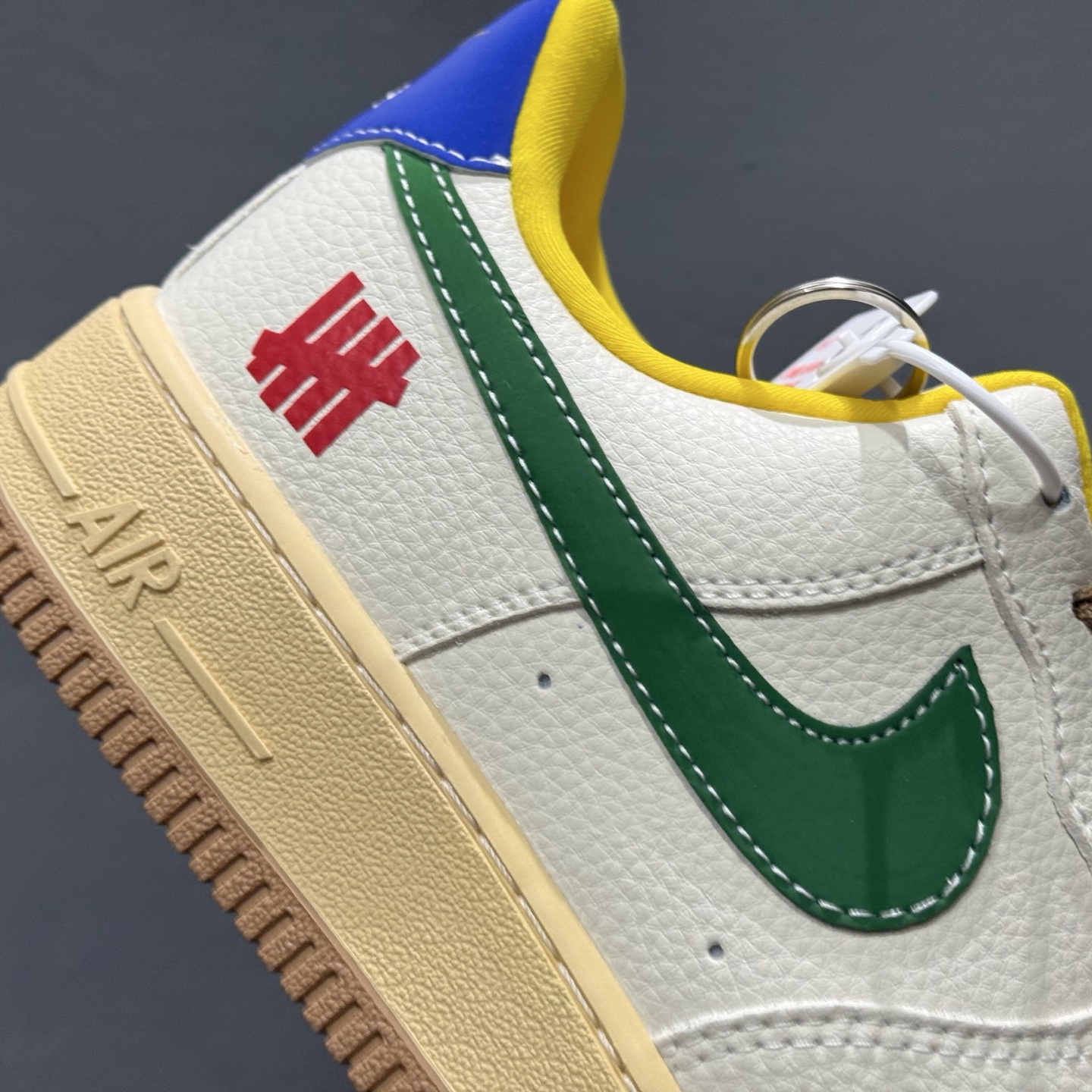 ￥260 Nike Air Force 1'07 Low UN联名 多彩拼接 空军一号低帮休闲板鞋 KB1688-005