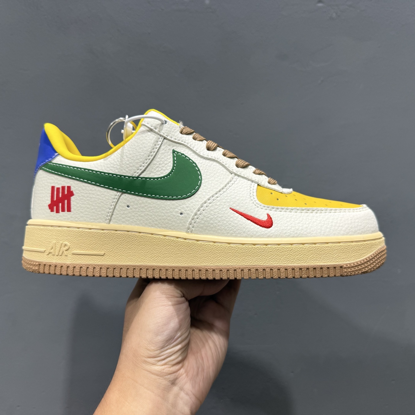 ￥260 Nike Air Force 1'07 Low UN联名 多彩拼接 空军一号低帮休闲板鞋 KB1688-005
