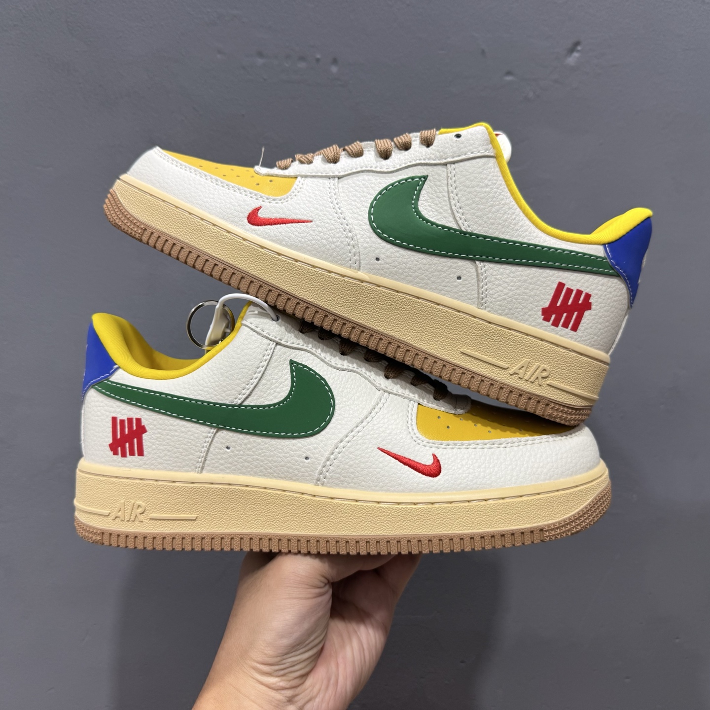 ￥260 Nike Air Force 1'07 Low UN联名 多彩拼接 空军一号低帮休闲板鞋 KB1688-005