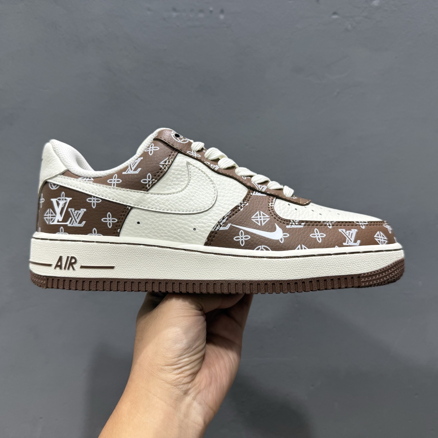 ￥260 Nike Air Force 1'07 Low LV联名 奶白棕 空军一号低帮休闲板鞋 LW9279-018