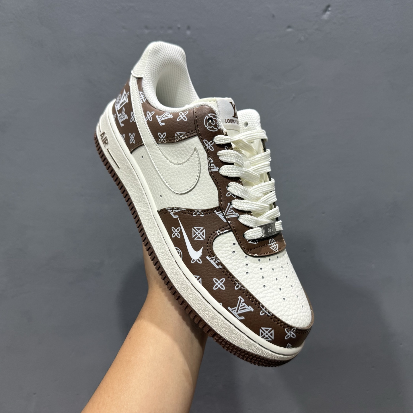 ￥260 Nike Air Force 1'07 Low LV联名 奶白棕 空军一号低帮休闲板鞋 LW9279-018