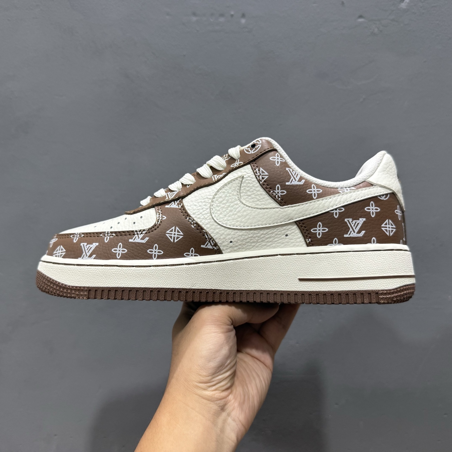 ￥260 Nike Air Force 1'07 Low LV联名 奶白棕 空军一号低帮休闲板鞋 LW9279-018