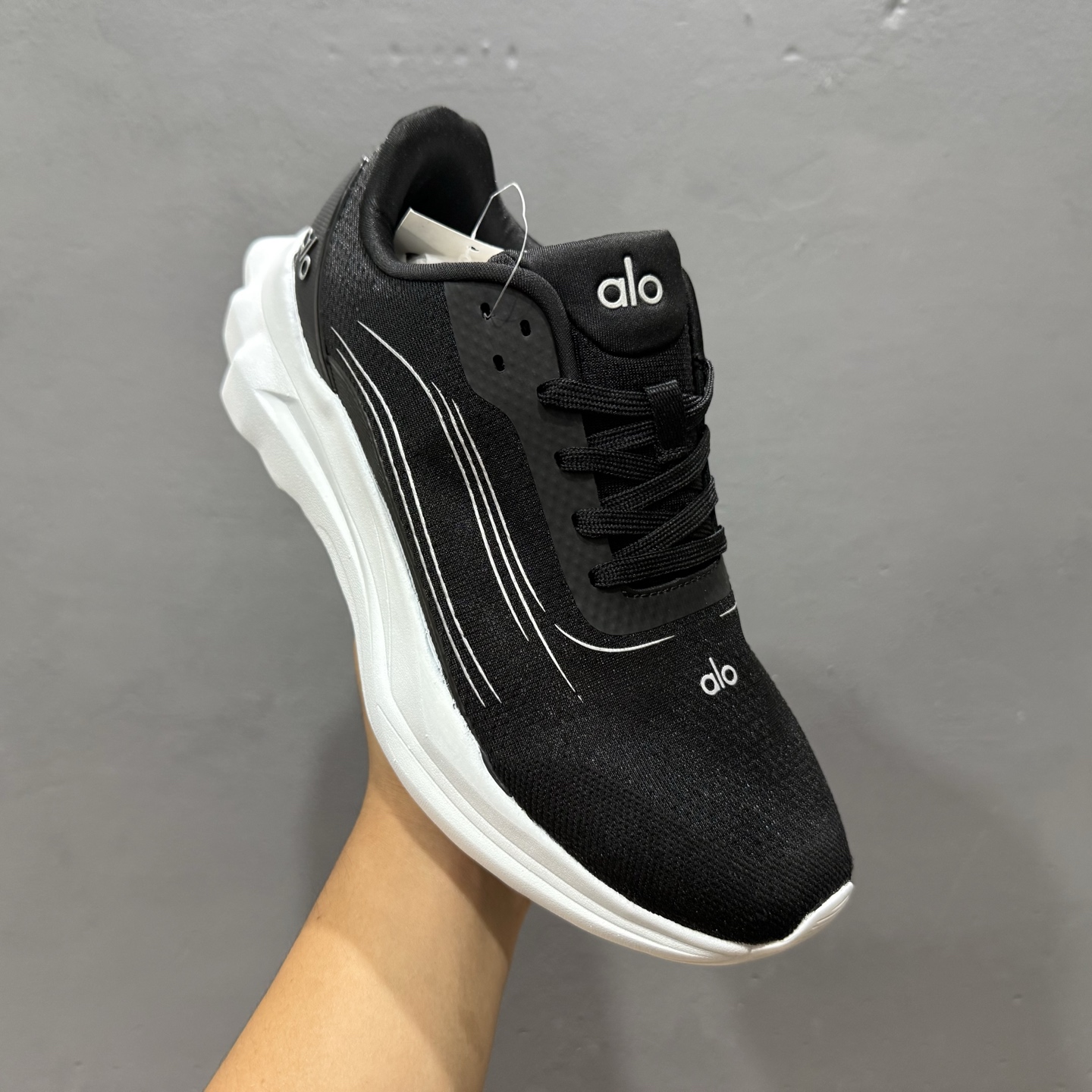 alo yoga Alo Runner 舒适百搭防滑透气 低帮跑步鞋 A0590U