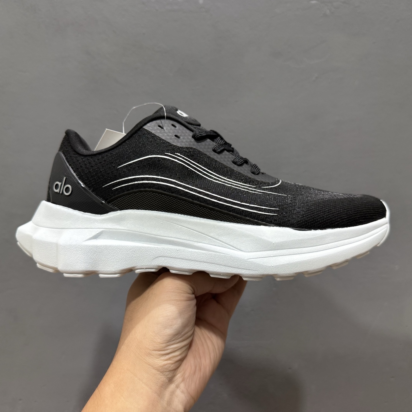 alo yoga Alo Runner 舒适百搭防滑透气 低帮跑步鞋 A0590U