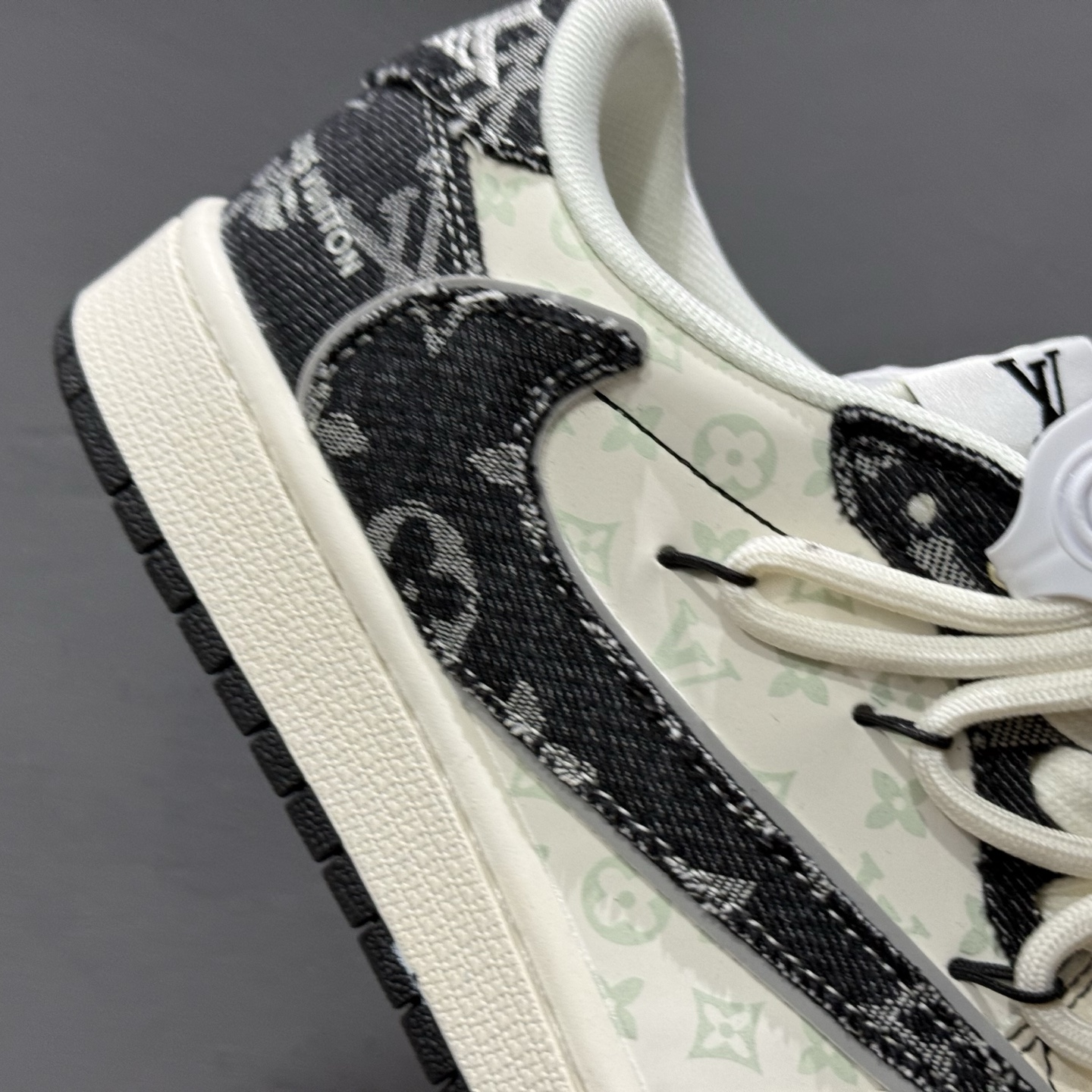 Louis Vuitton x Air Jordan 1 Low 黑帆布抽绳 YX5066-388