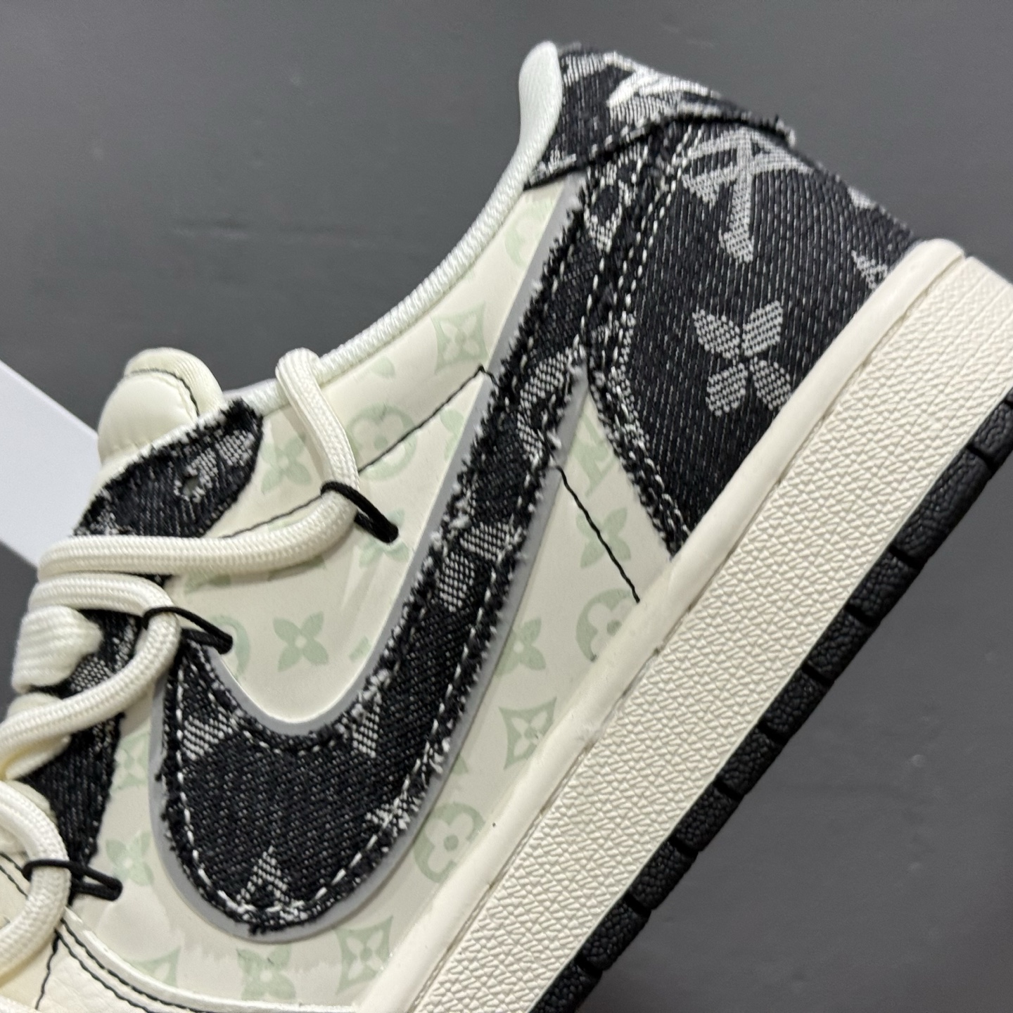 Louis Vuitton x Air Jordan 1 Low 黑帆布抽绳 YX5066-388