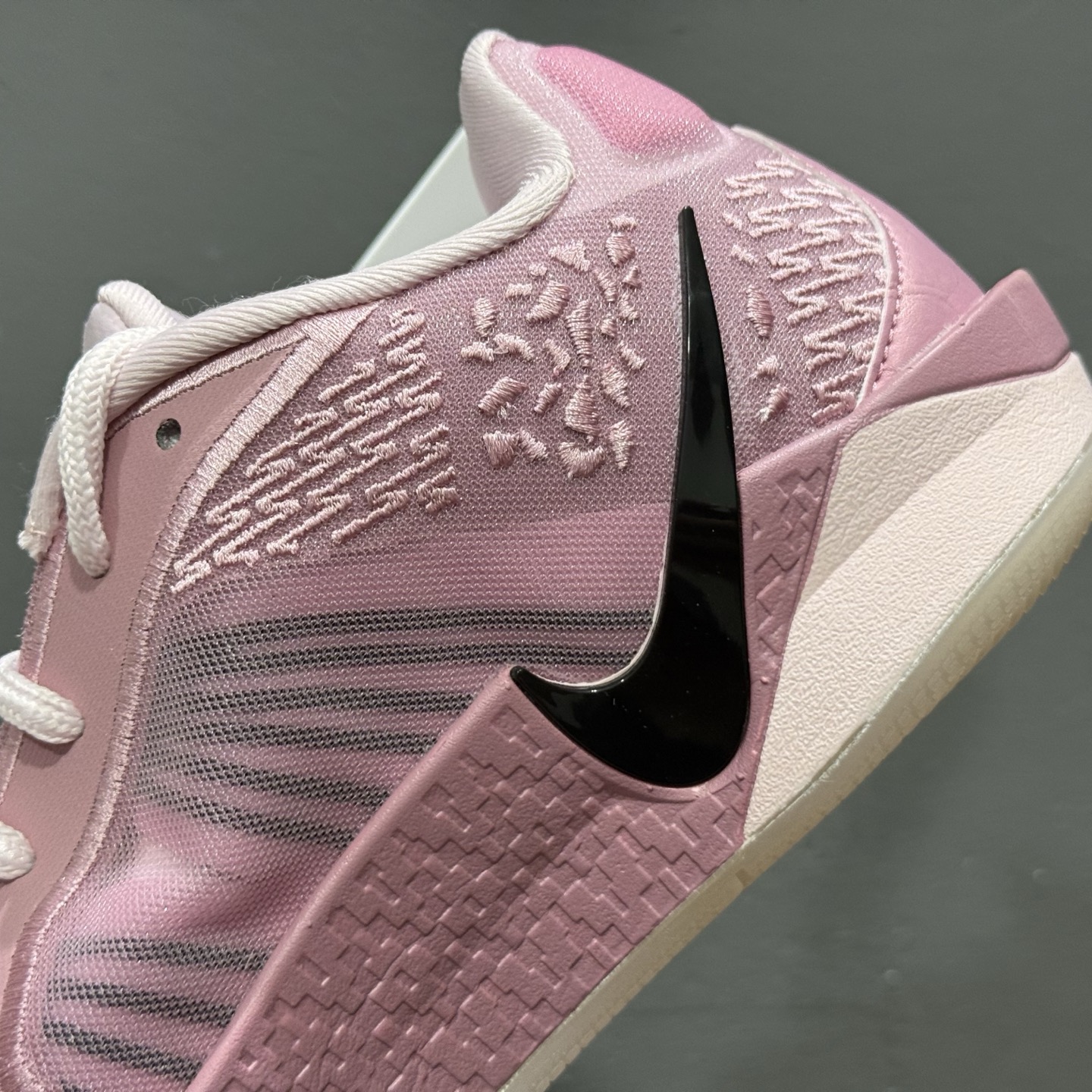 纯原Nike Sabrina 2 ”Court Vision” 萨布丽娜·约内斯库 签名款 实战系列篮球鞋 FZ1517-601