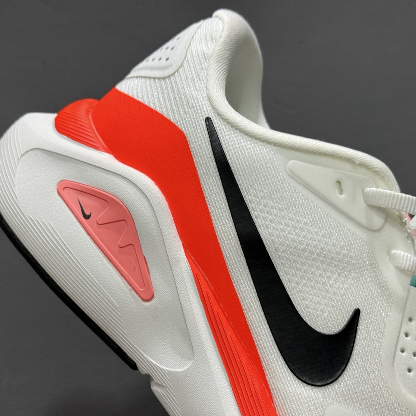 180 NIKE STRUCTURE 26代登月系列网 透面气 训跑练步鞋 HJ1102-102