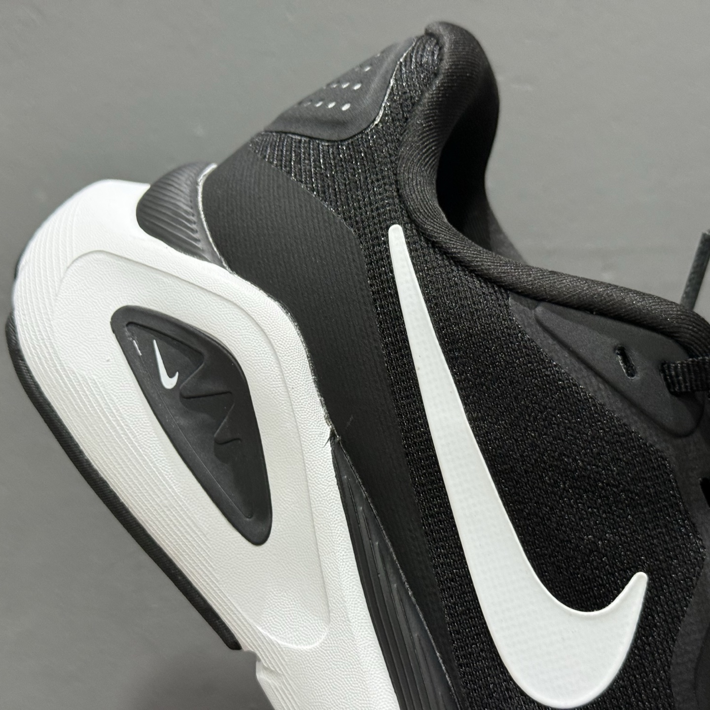 180 NIKE STRUCTURE 26代登月系列网 透面气 训跑练步鞋 HJ1101-003