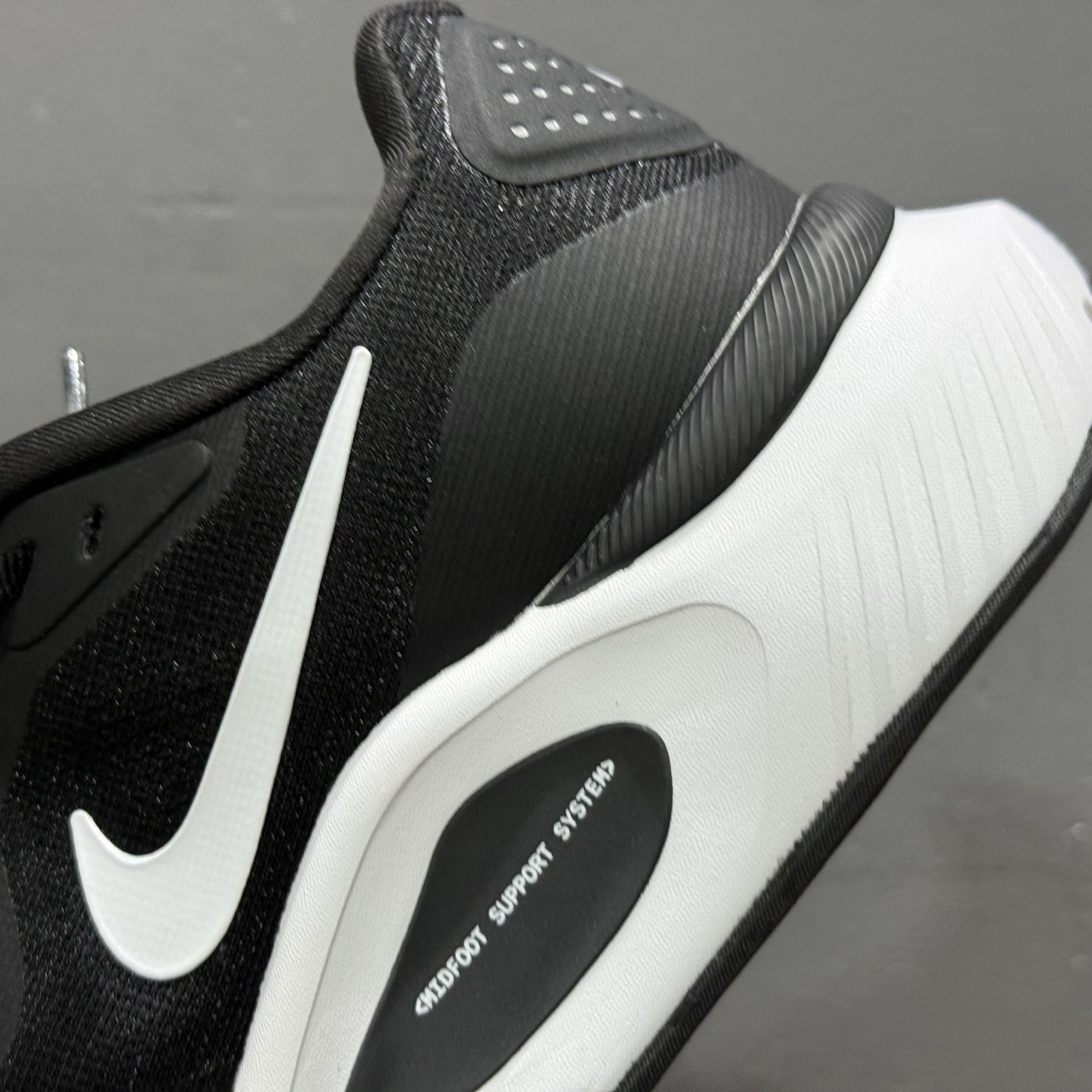 180 NIKE STRUCTURE 26代登月系列网 透面气 训跑练步鞋 HJ1101-003