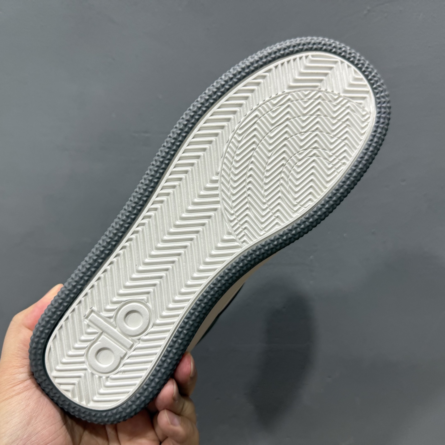 210 Alo Yoga Recovery Mode 拉布布人气单品 舒适简约防滑耐磨低帮休闲板鞋 A0685U