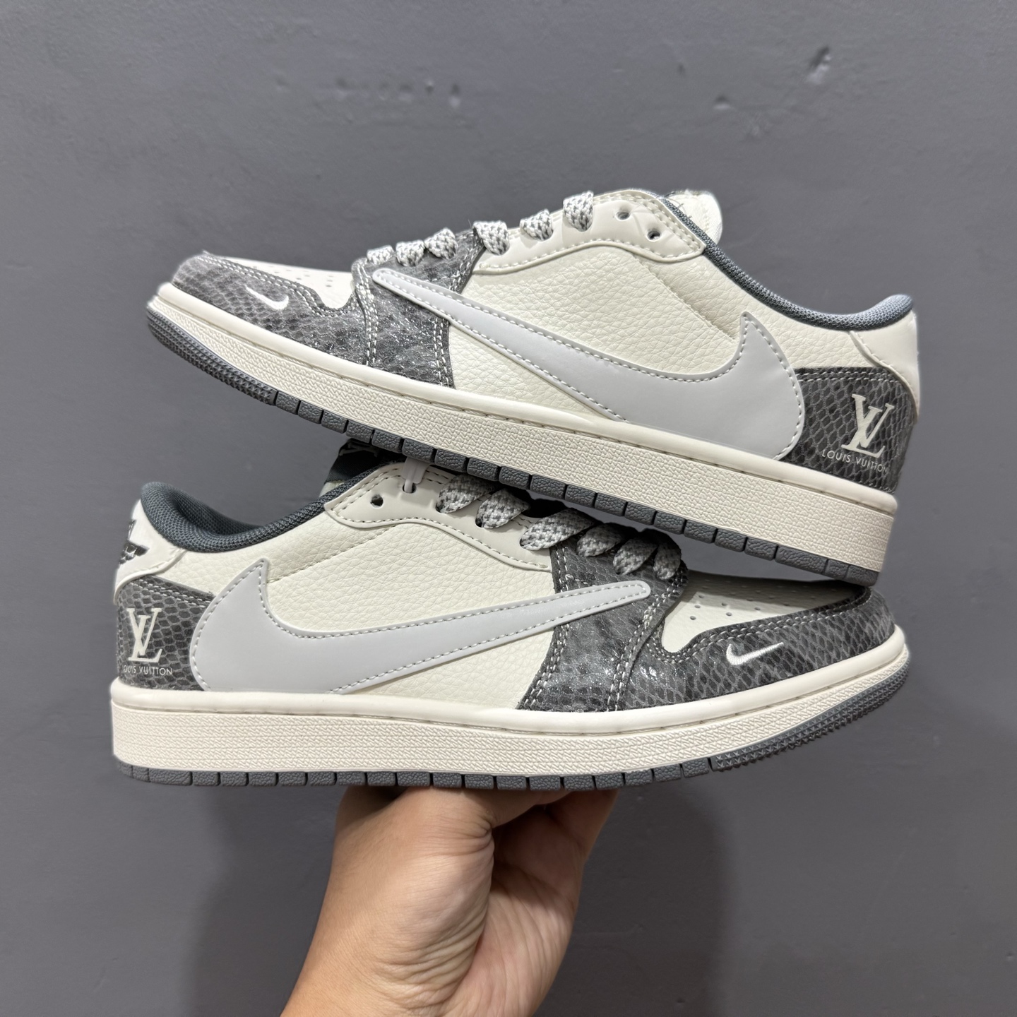 280 Travis Scott x Fragment Design x Air Jordan 1 Low OG SP AJ1 乔1 LV联名 蛇纹灰 低帮文化休闲板鞋 XS7089-619