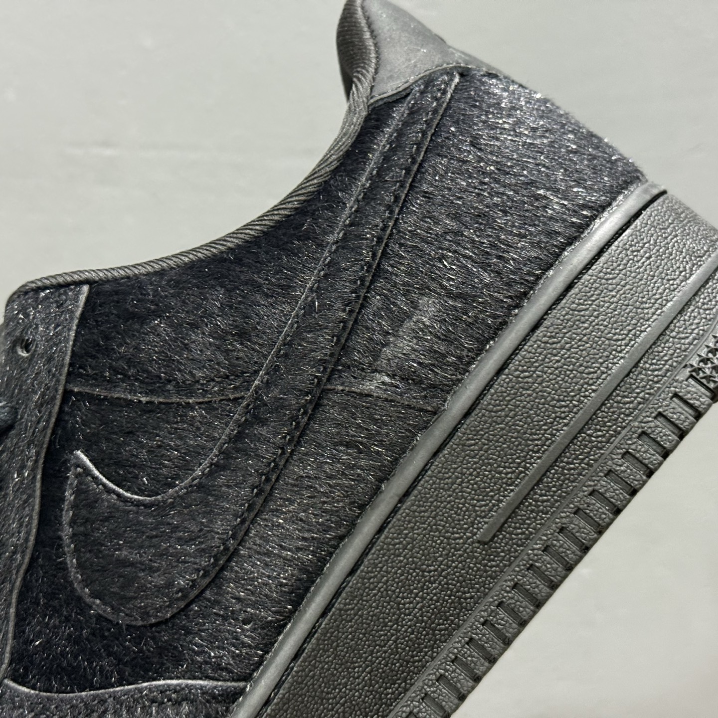 200 Nike Air Force 1 Low 黑绒毛 II7398-001