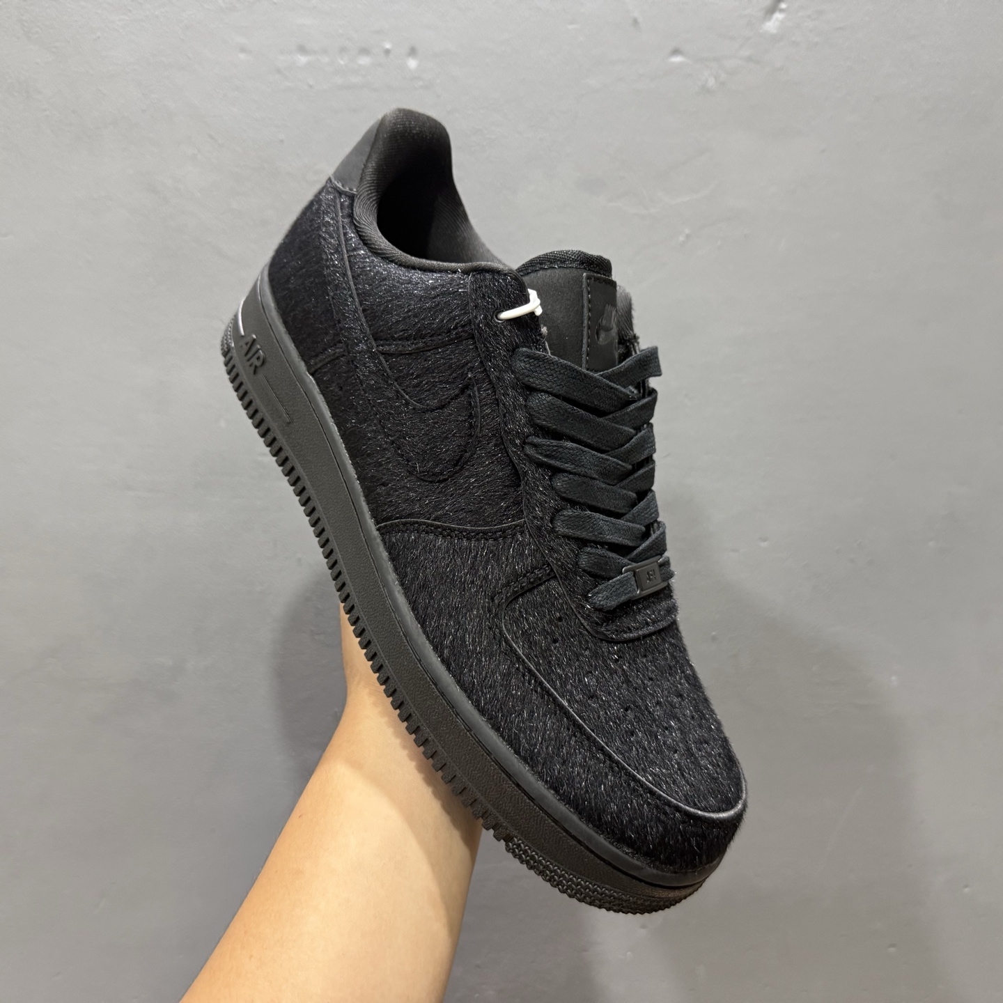 200 Nike Air Force 1 Low 黑绒毛 II7398-001