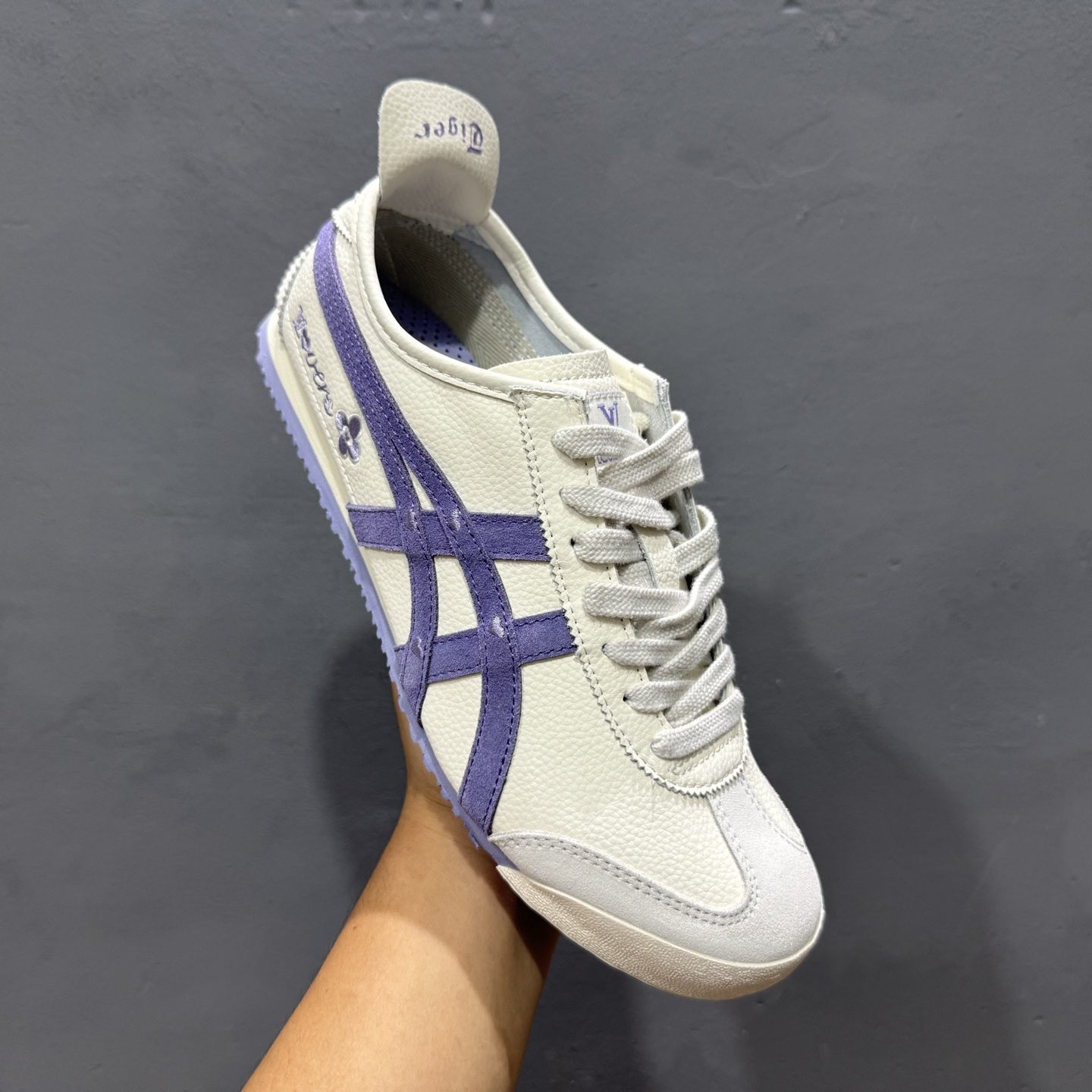 240 Onitsuka Tiger MEXICO 66 亚瑟士鬼冢虎复古经典板鞋 DL408-147