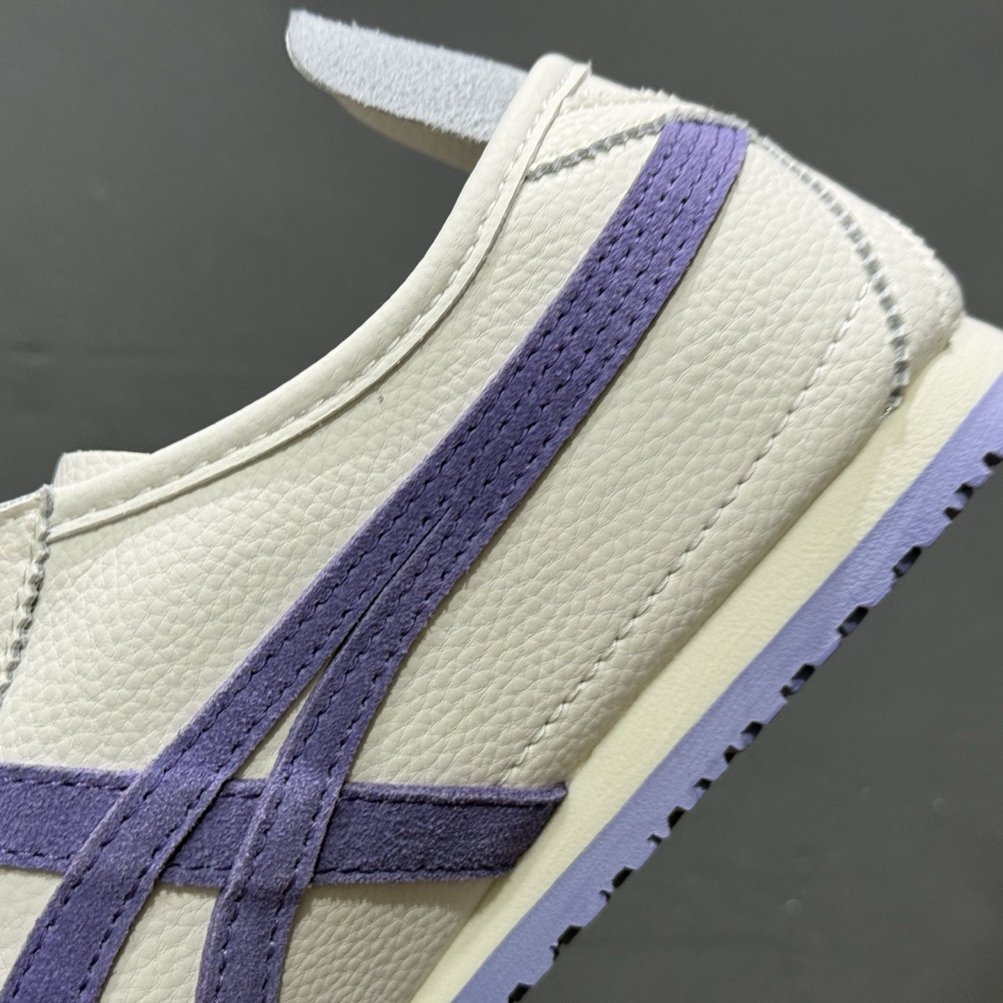 240 Onitsuka Tiger MEXICO 66 亚瑟士鬼冢虎复古经典板鞋 DL408-147
