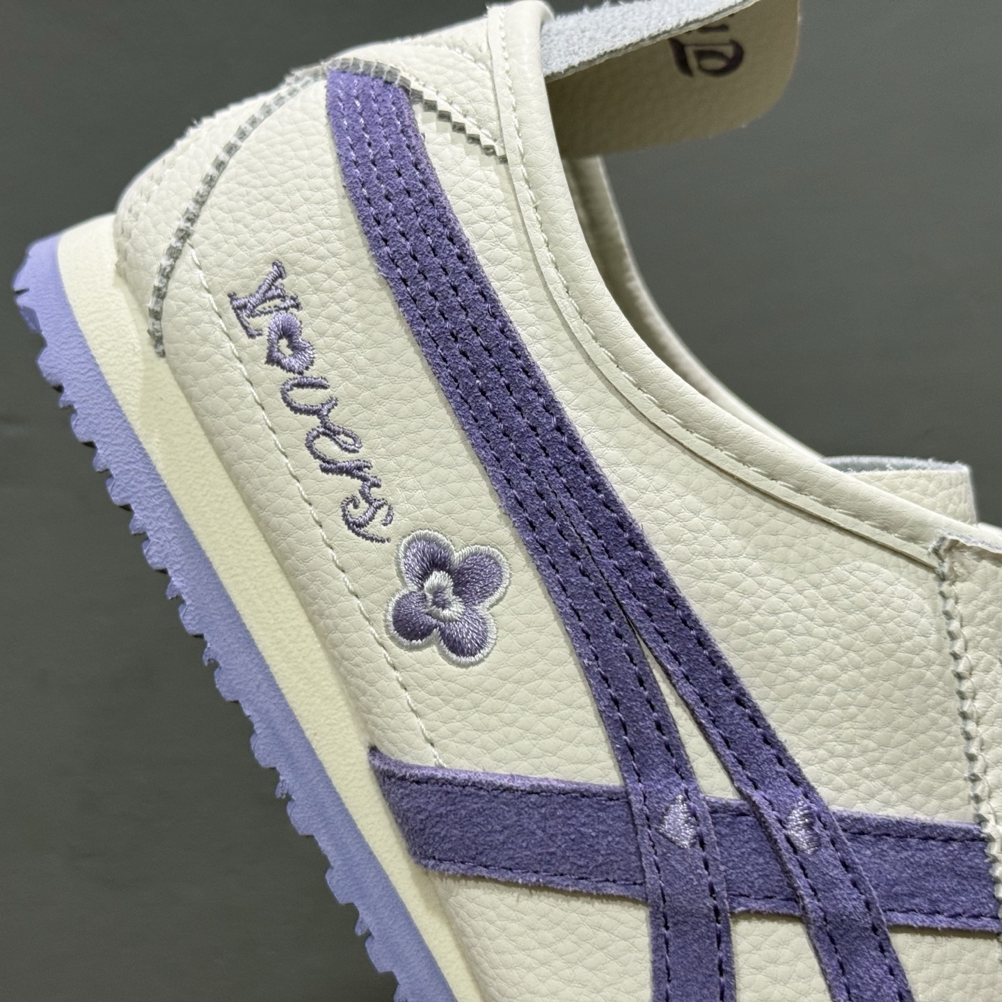 240 Onitsuka Tiger MEXICO 66 亚瑟士鬼冢虎复古经典板鞋 DL408-147