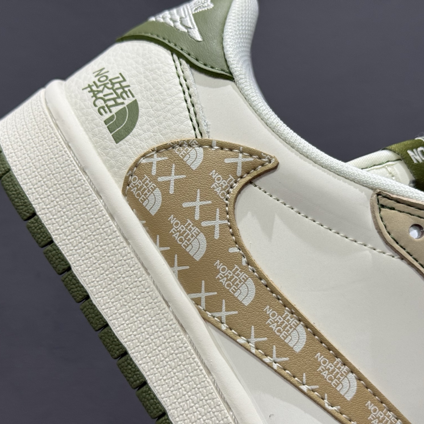 280 Travis Scott x Fragment Design x Air Jordan 1 Low OG SP AJ1 乔1 北面联名 印字米白卡其绿 低帮文化休闲板鞋 QW5088-204