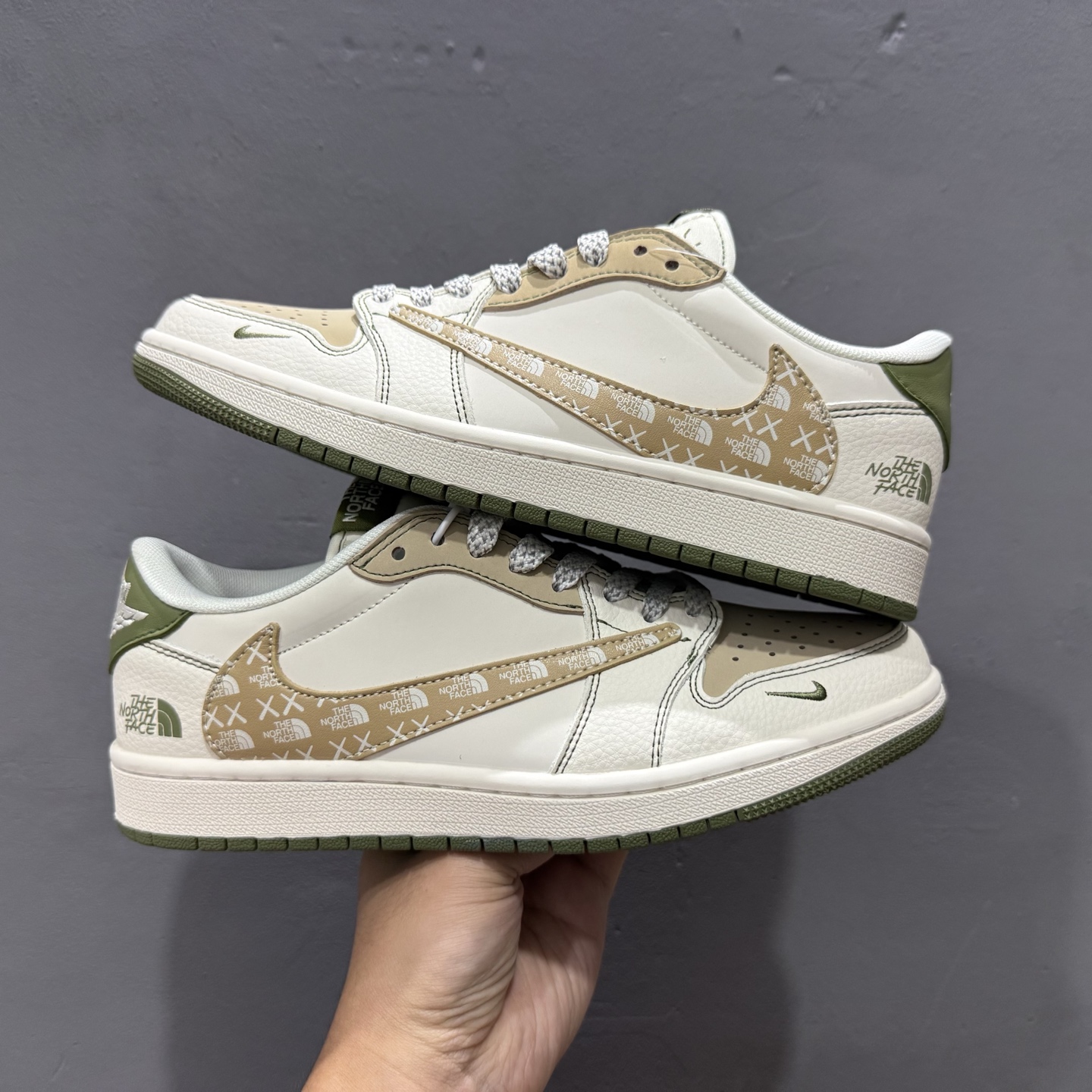 280 Travis Scott x Fragment Design x Air Jordan 1 Low OG SP AJ1 乔1 北面联名 印字米白卡其绿 低帮文化休闲板鞋 QW5088-204