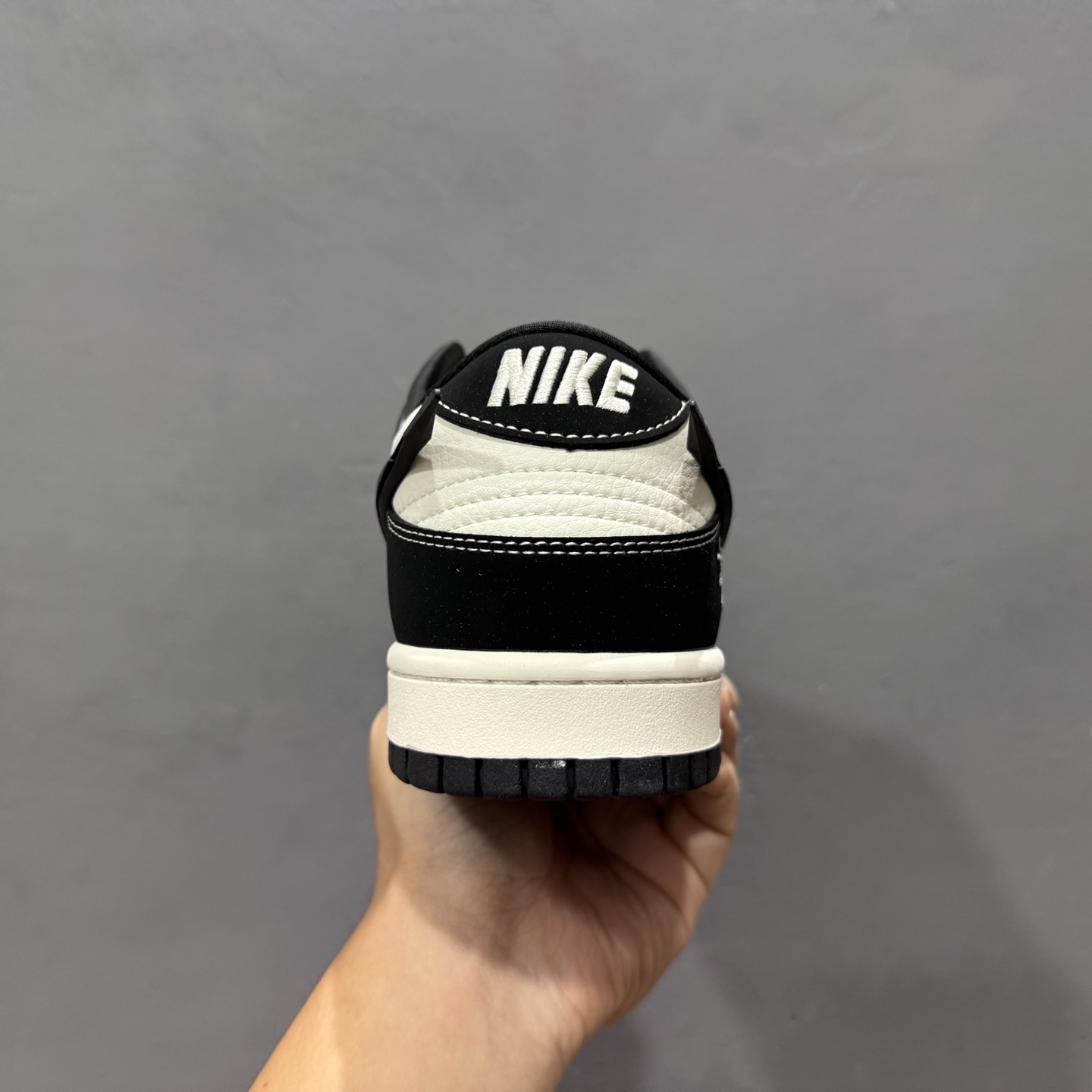 200 Nike SB Dunk Low &AMBUSH&斯图西联名——黑线” 周年高端定制 低帮休闲板鞋 XX2025-358